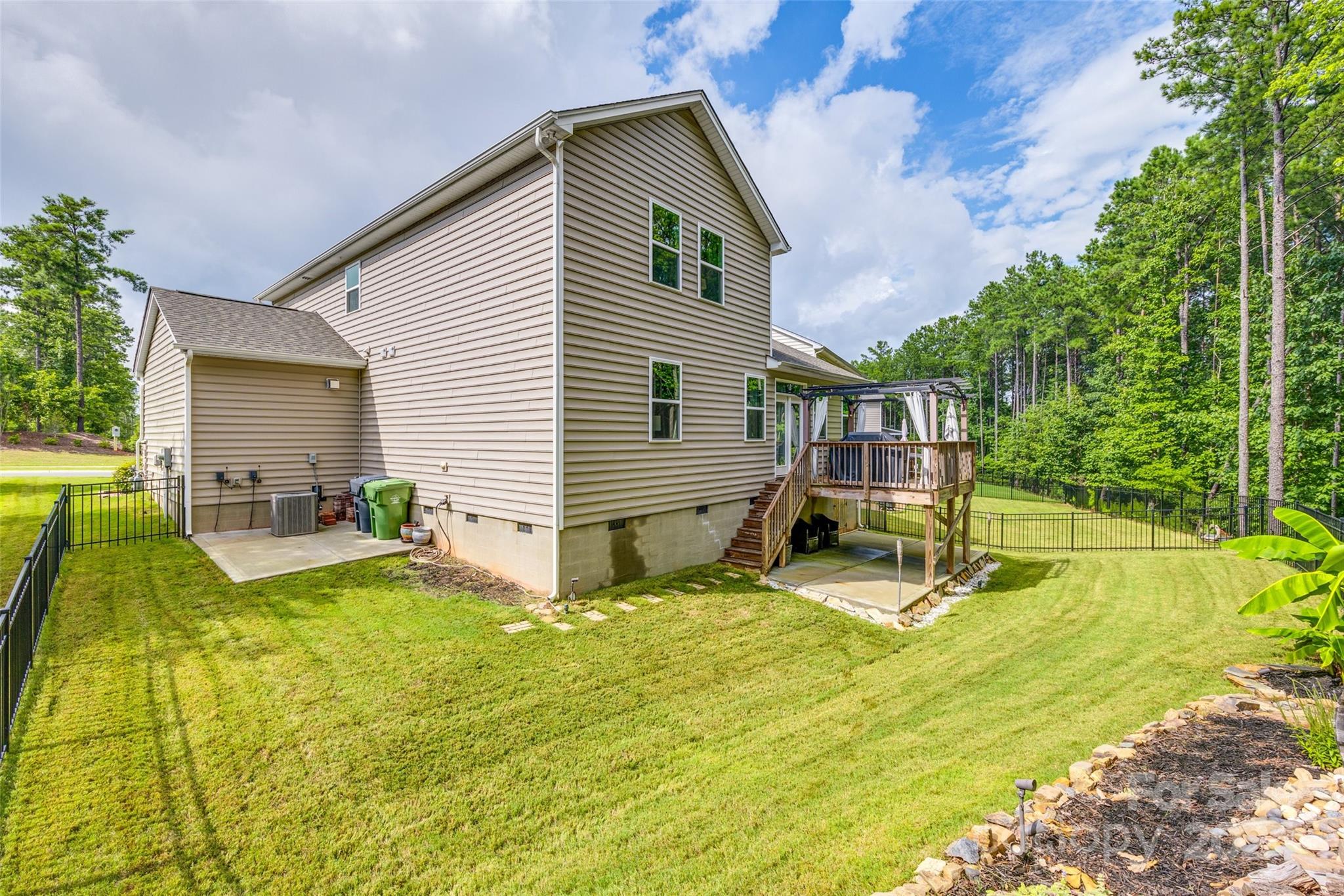 15004 Red Canoe Way