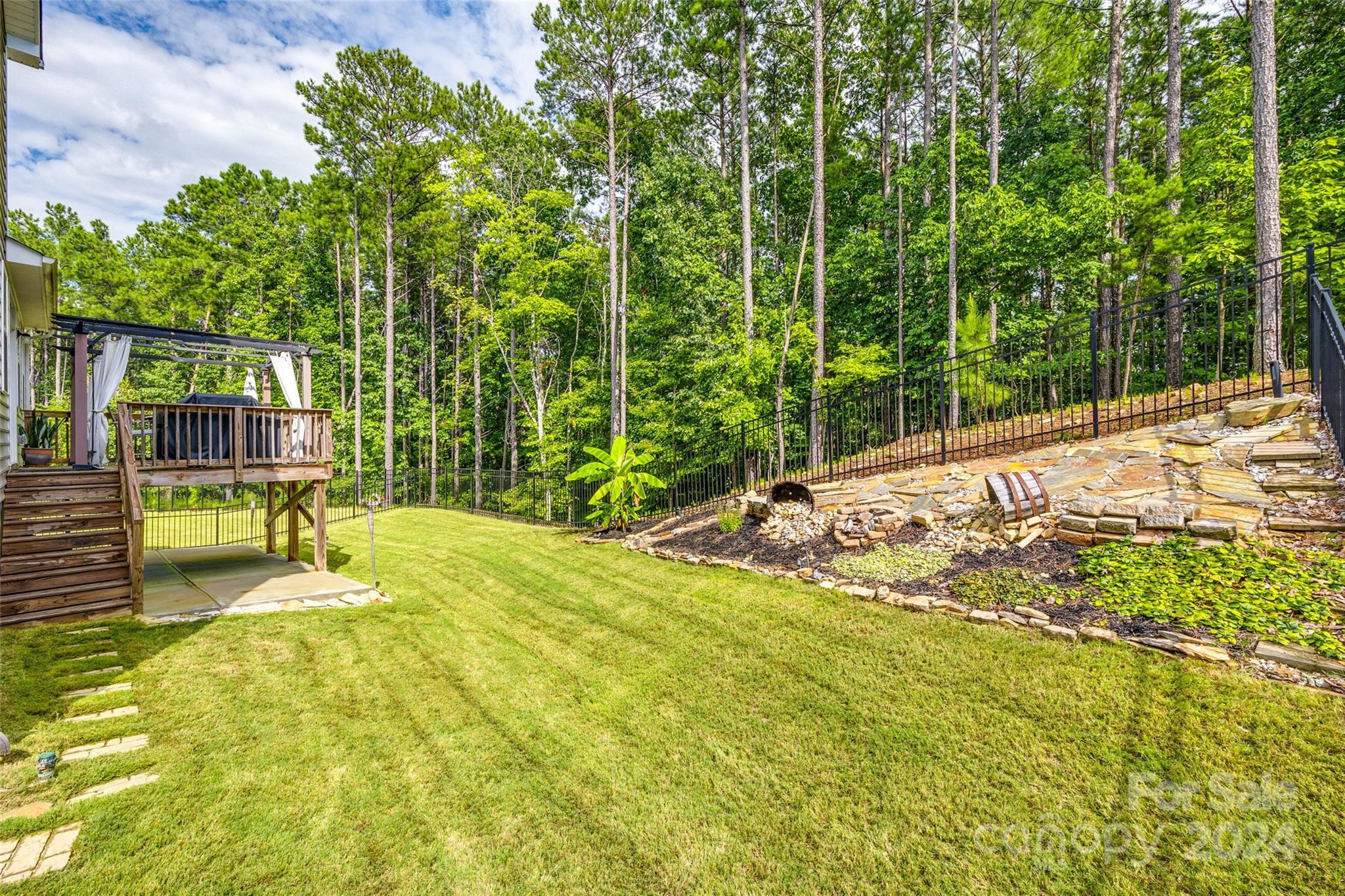 15004 Red Canoe Way