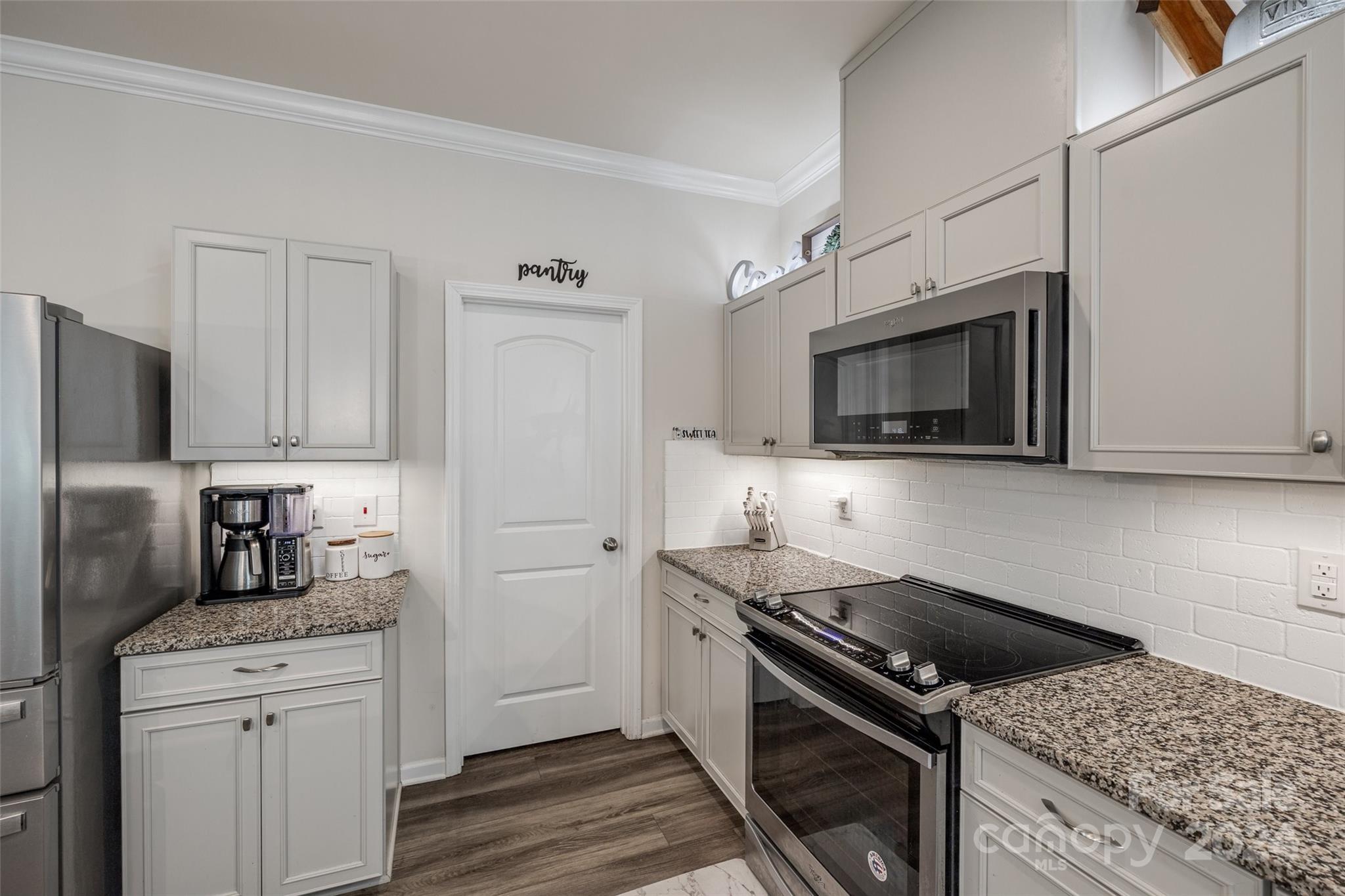 15004 Red Canoe Way