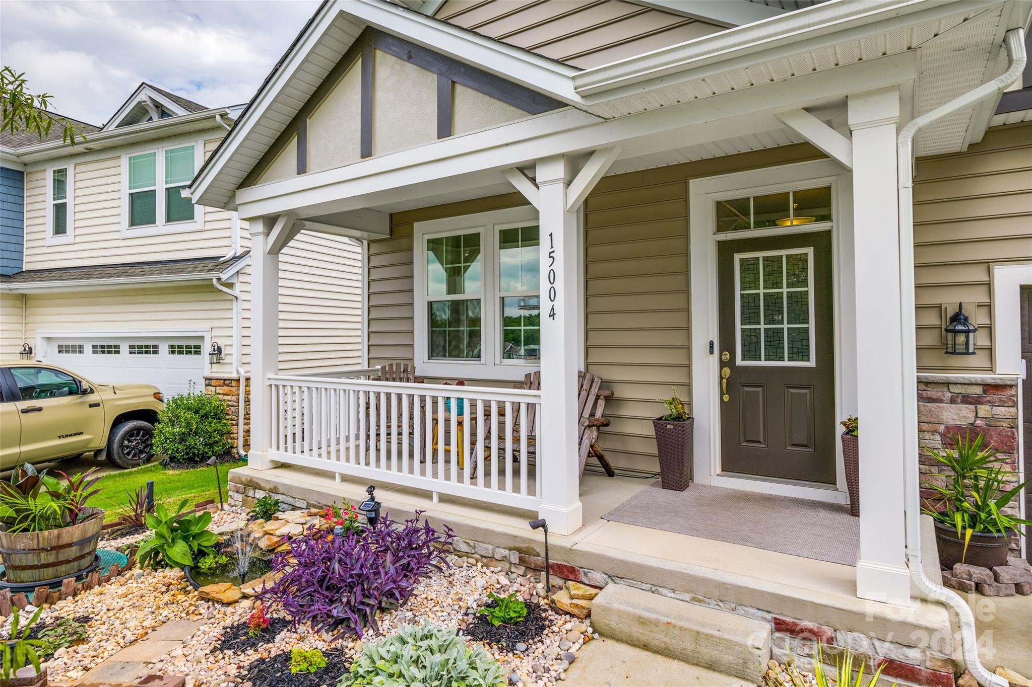 15004 Red Canoe Way