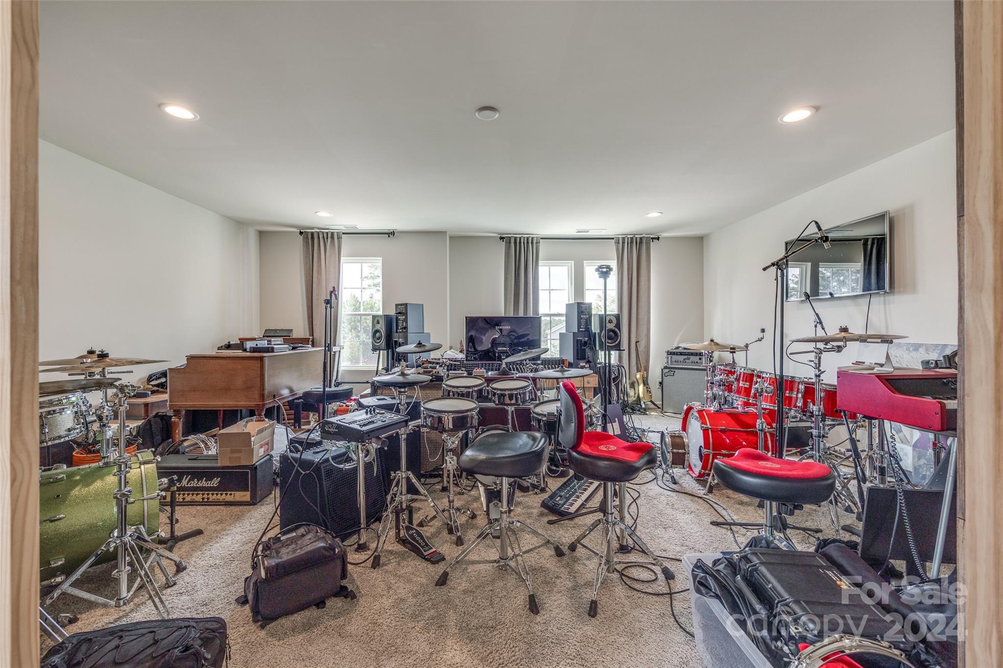 15004 Red Canoe Way