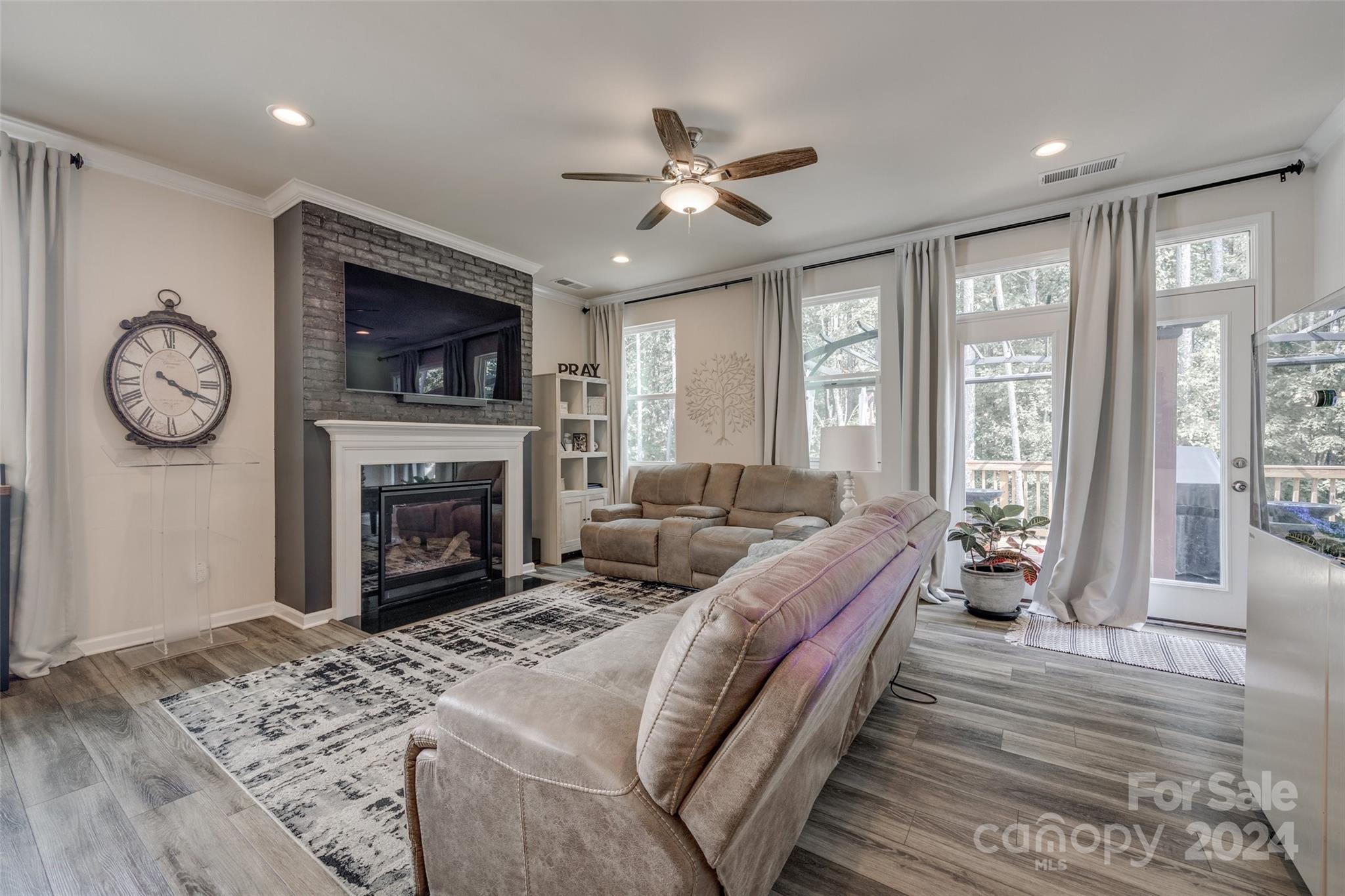15004 Red Canoe Way