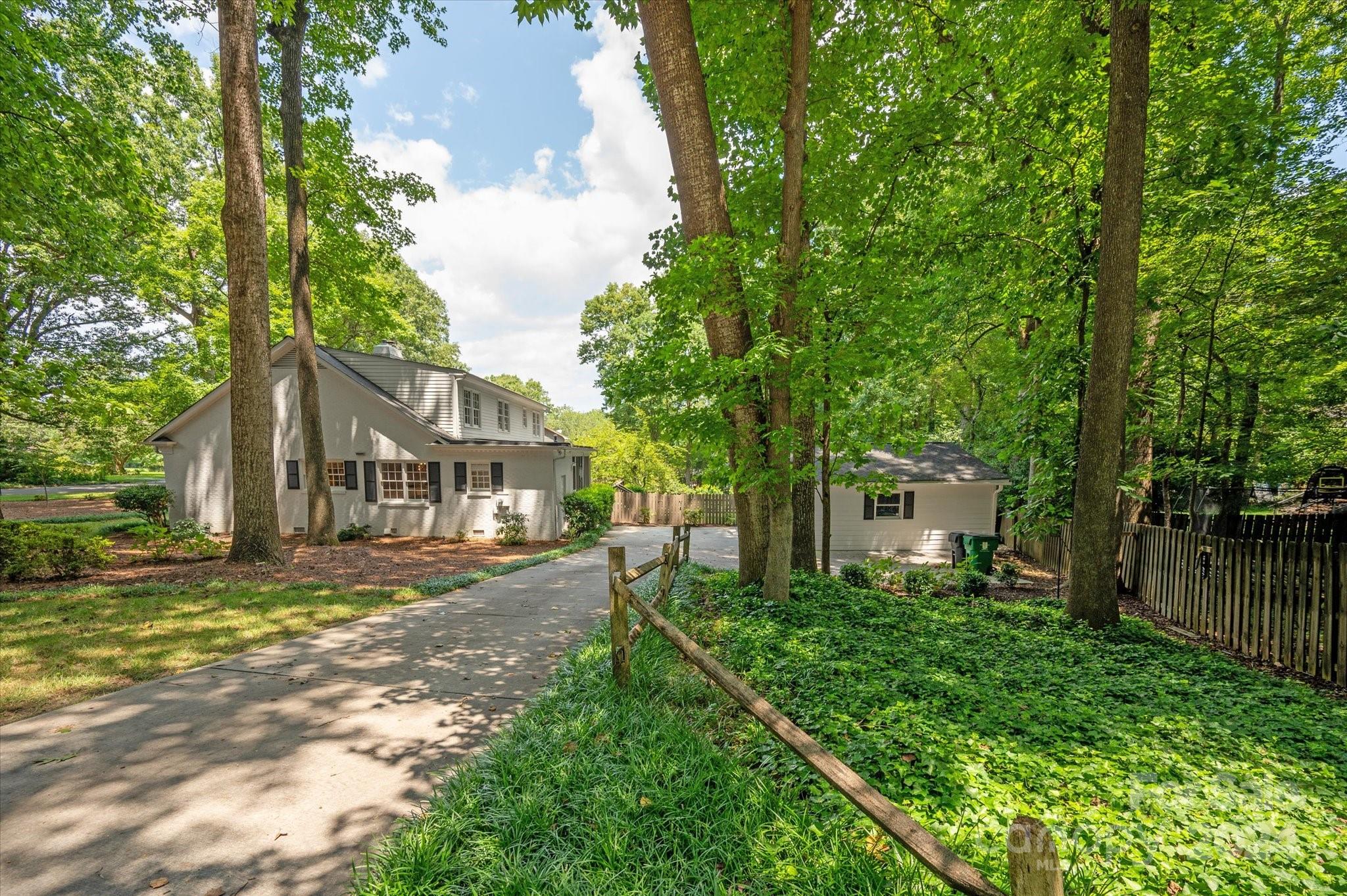 700 Nottingham Drive