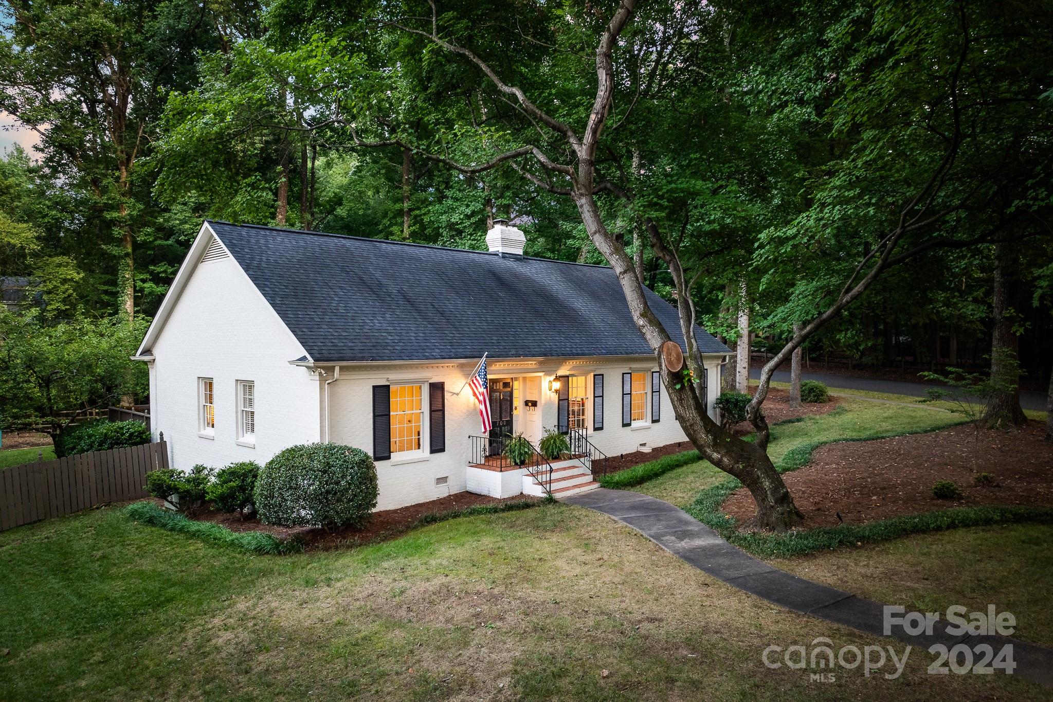 700 Nottingham Drive