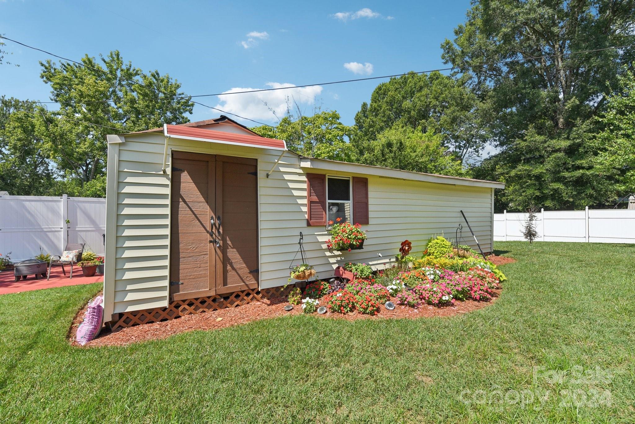 2101 Artwood Lane