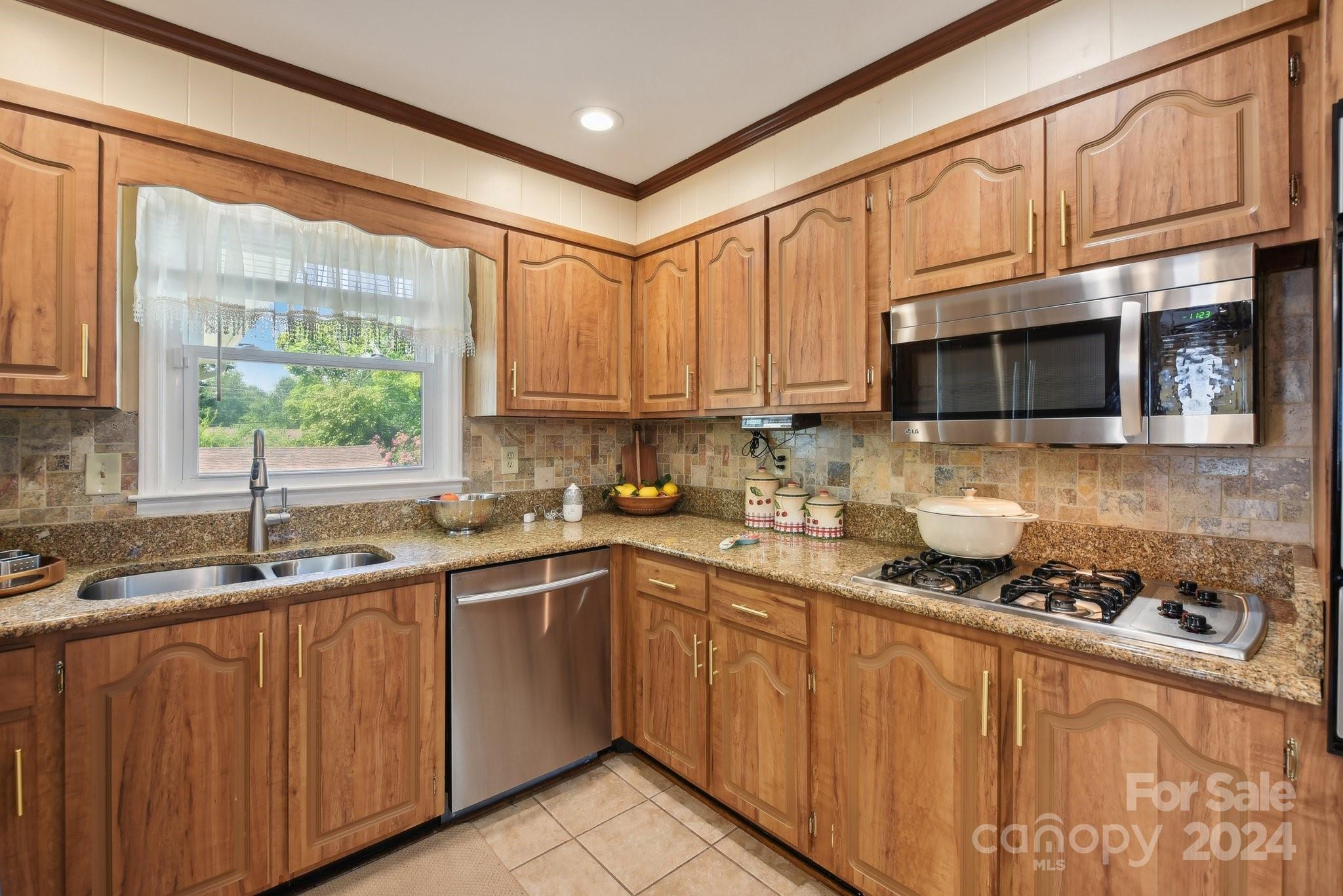 2101 Artwood Lane