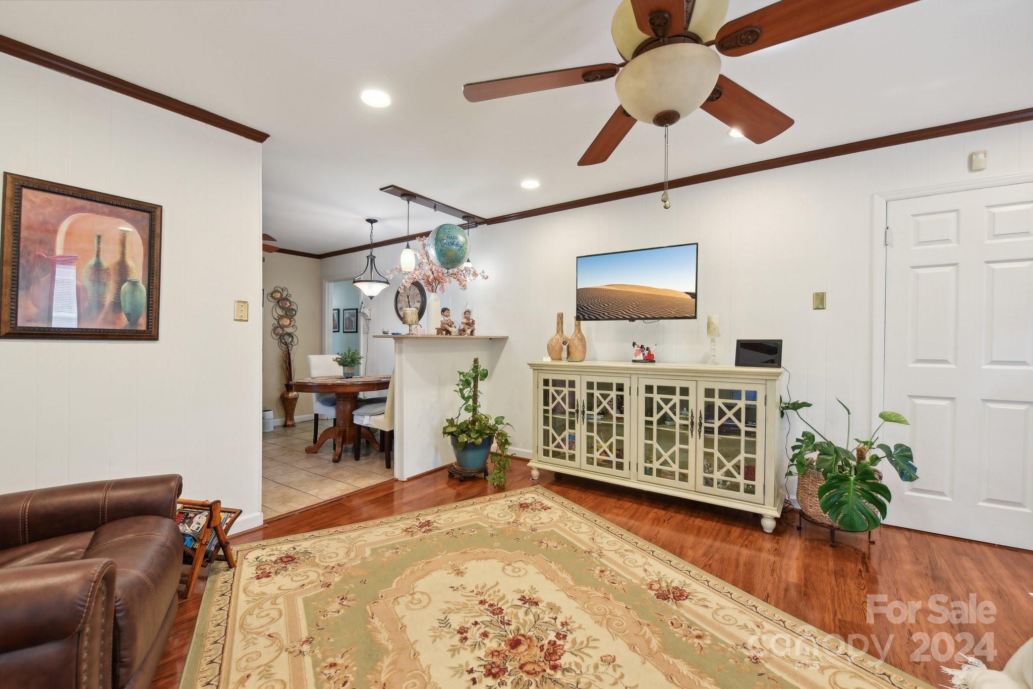 2101 Artwood Lane
