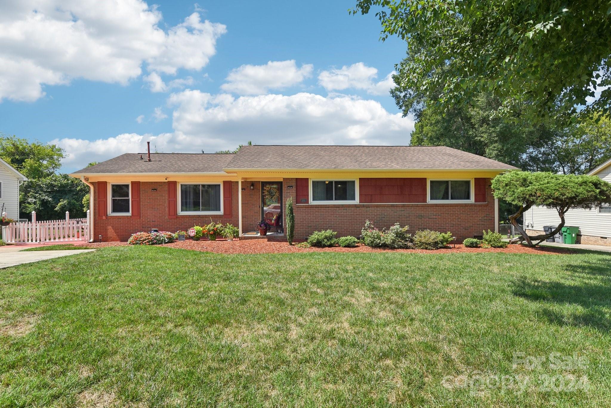 2101 Artwood Lane