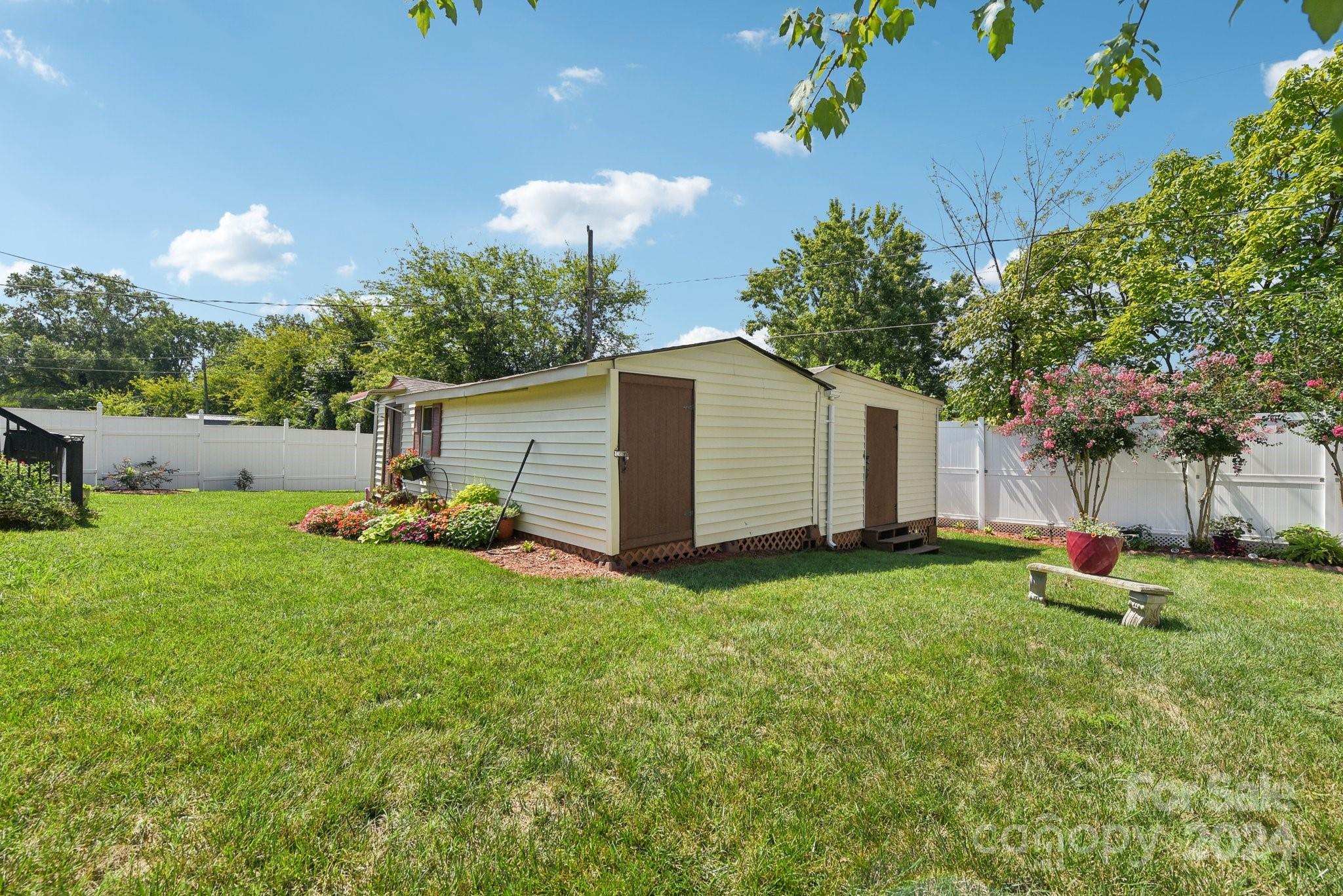 2101 Artwood Lane