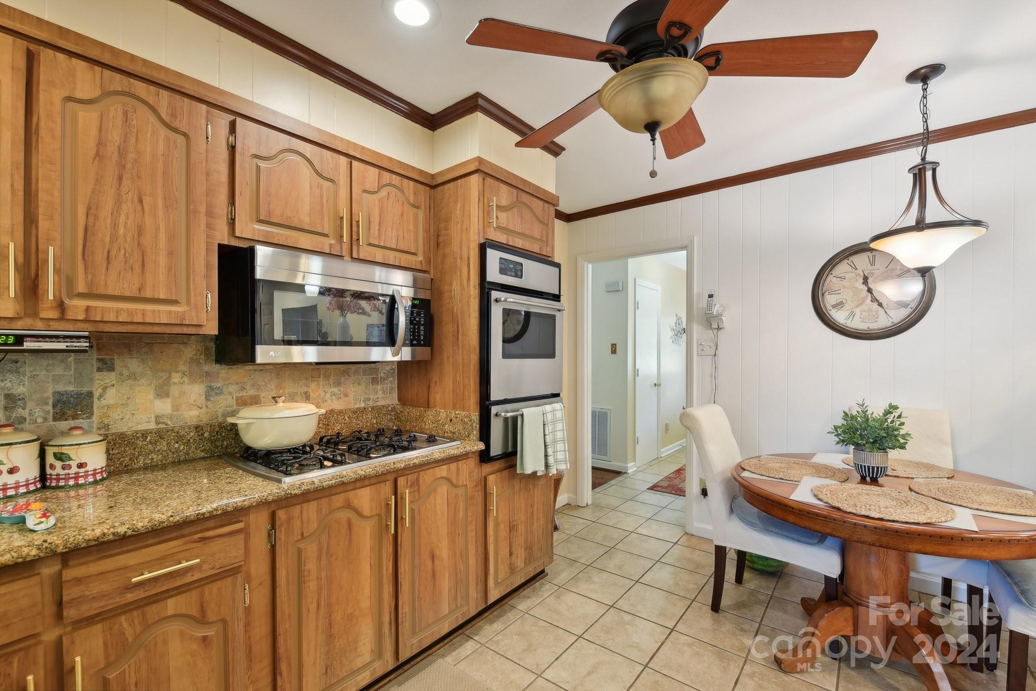 2101 Artwood Lane