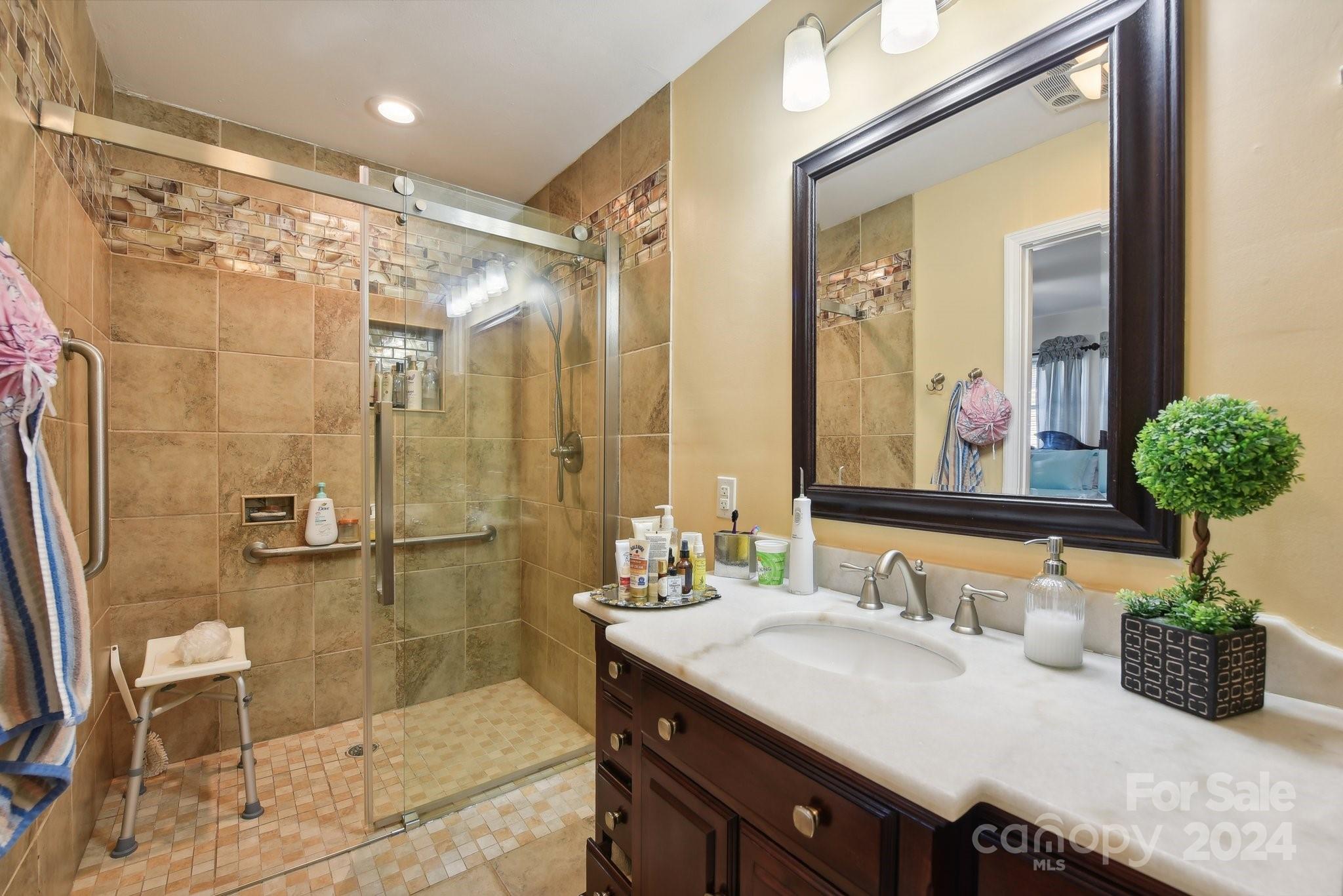 2101 Artwood Lane
