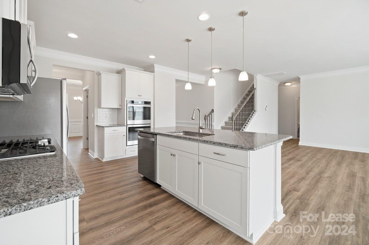 1024 Arbury Way
