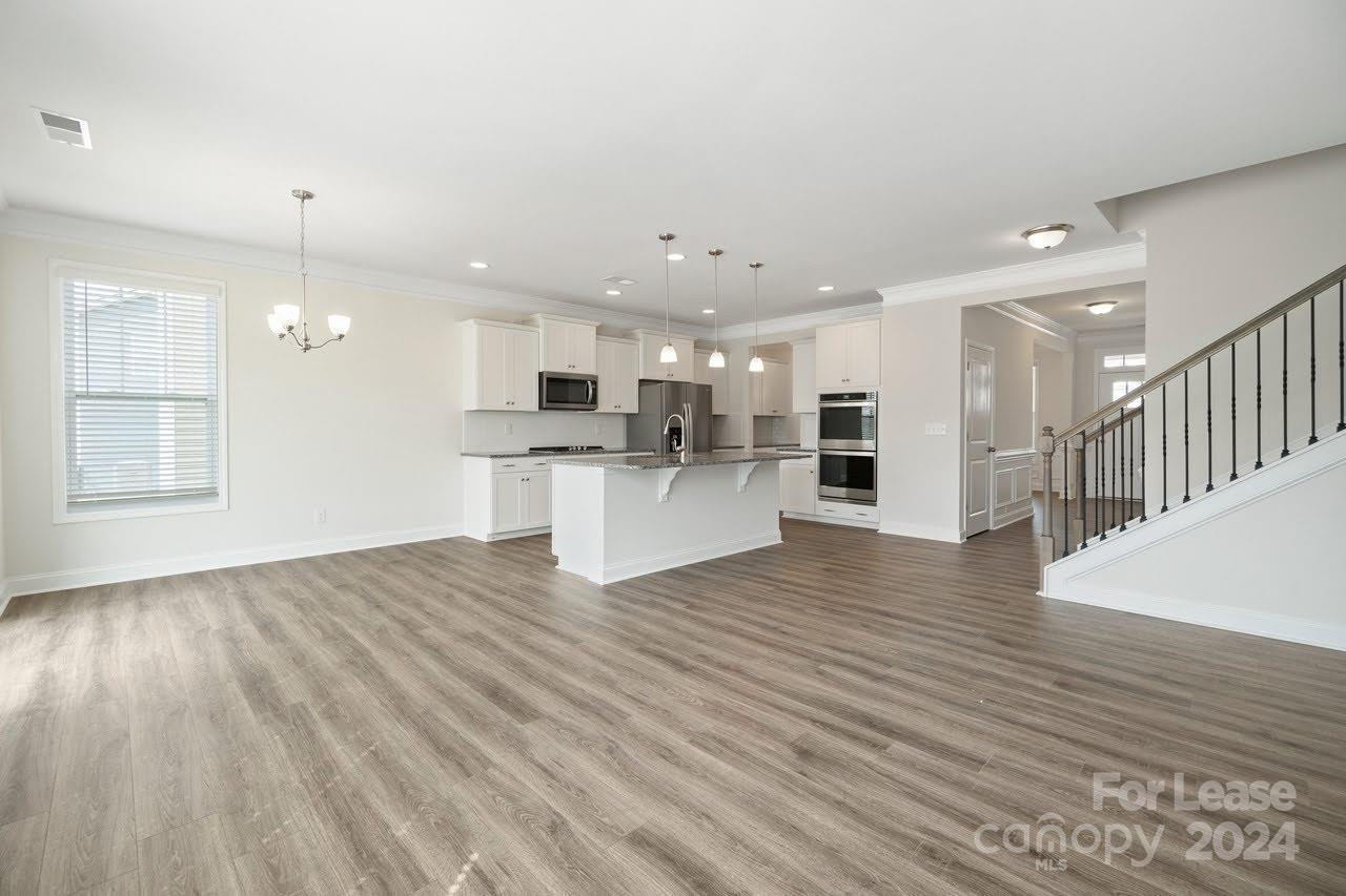 1024 Arbury Way