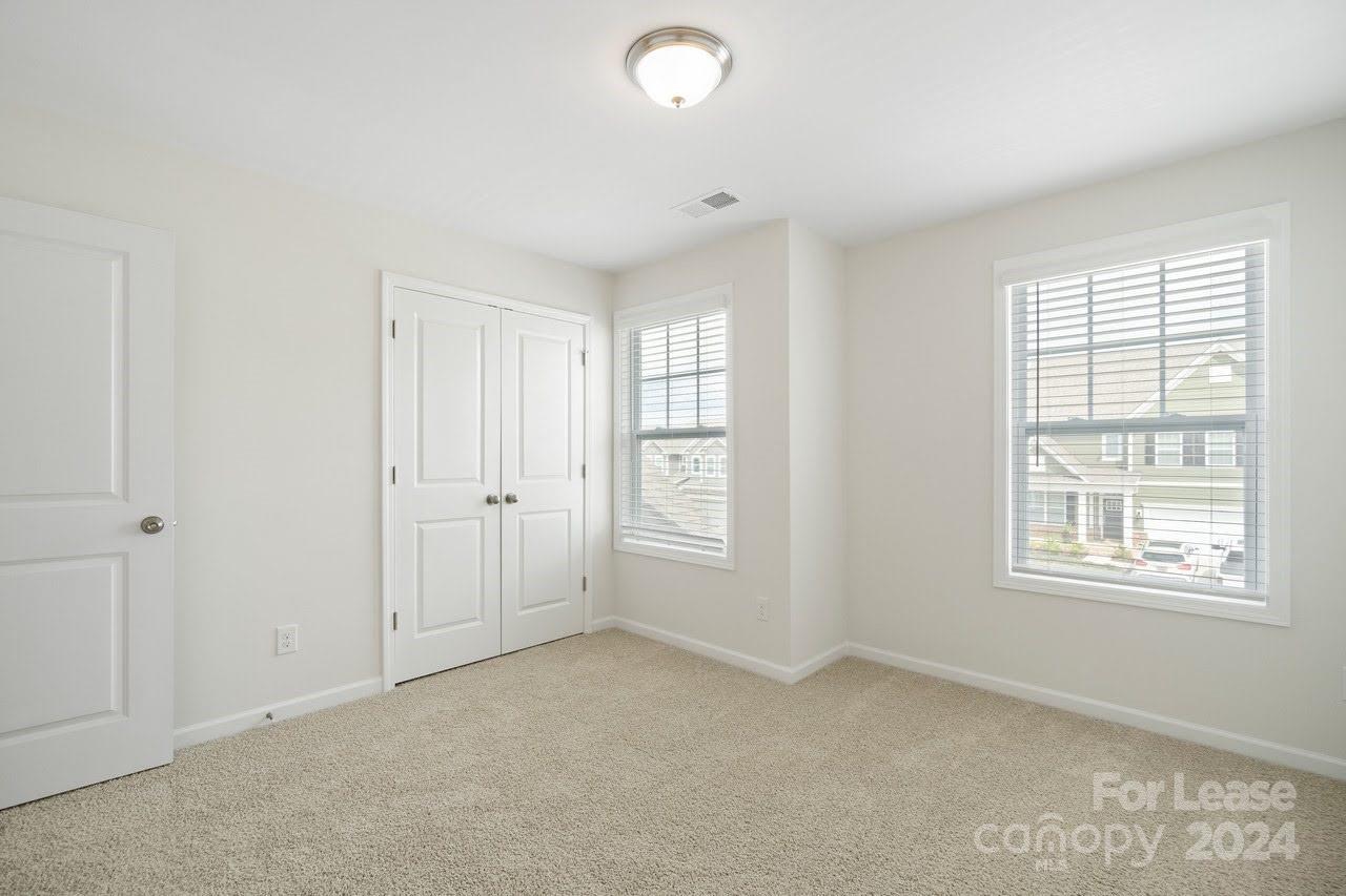 1024 Arbury Way