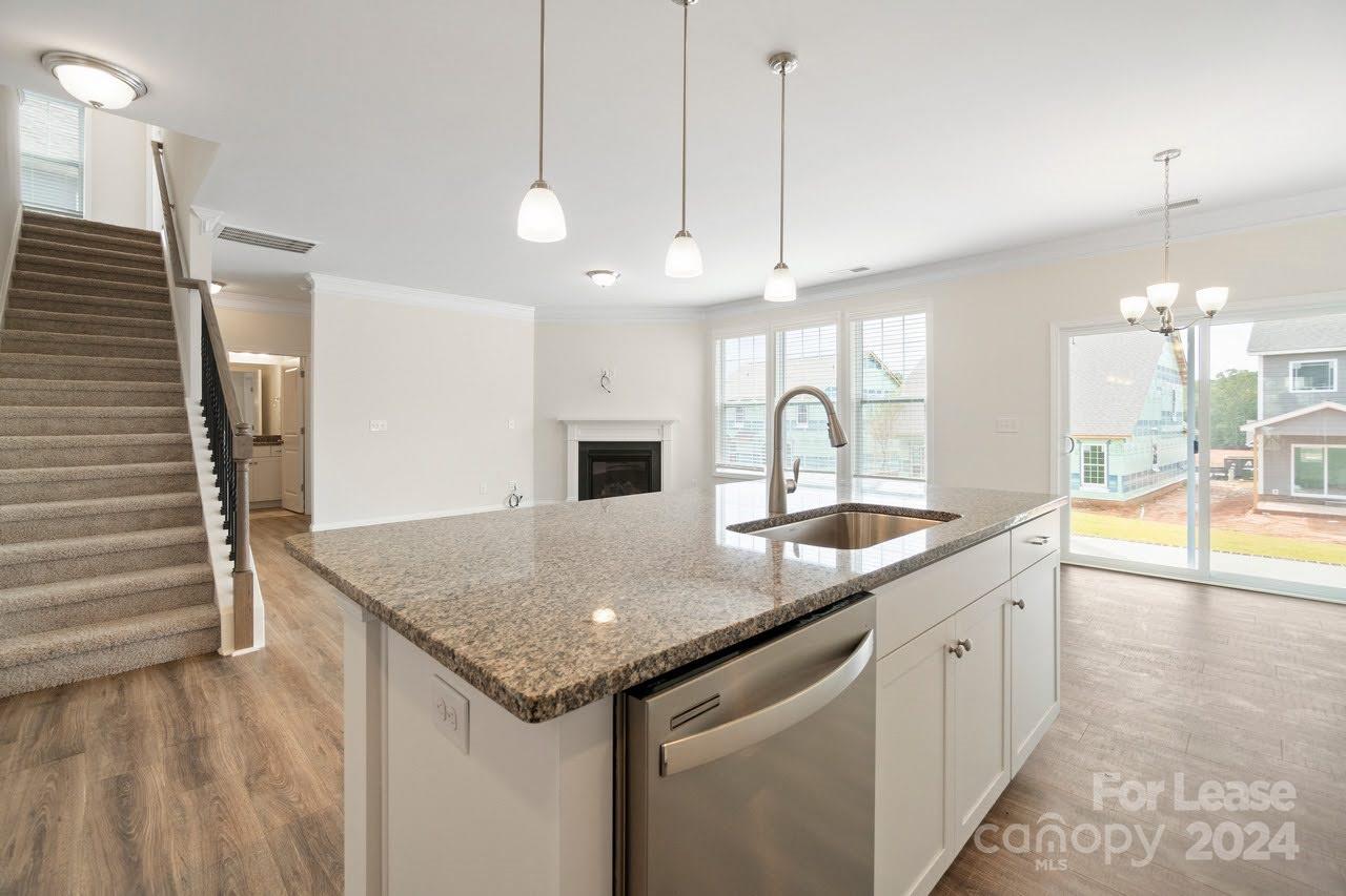 1024 Arbury Way