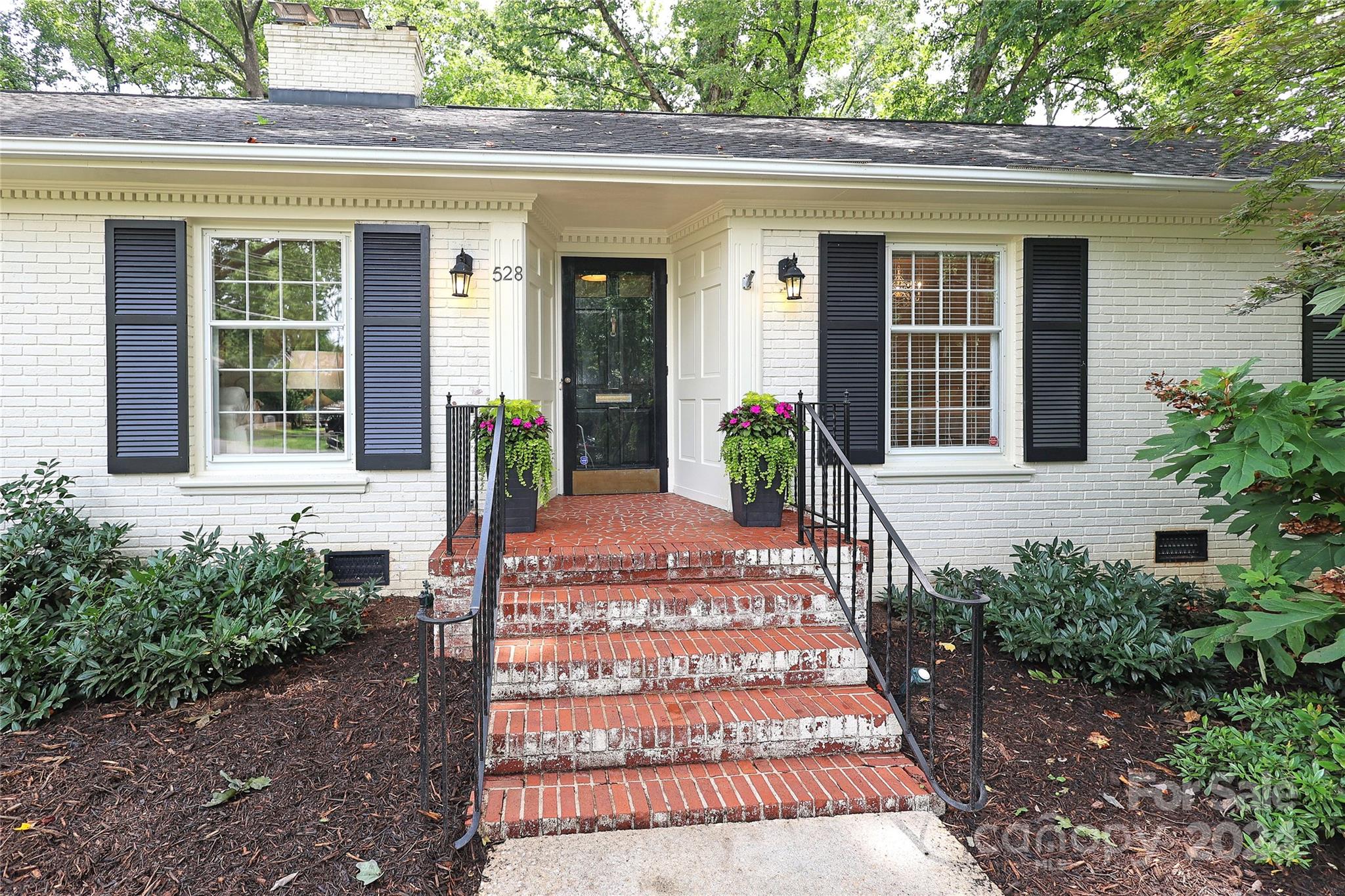 528 Ellsworth Road