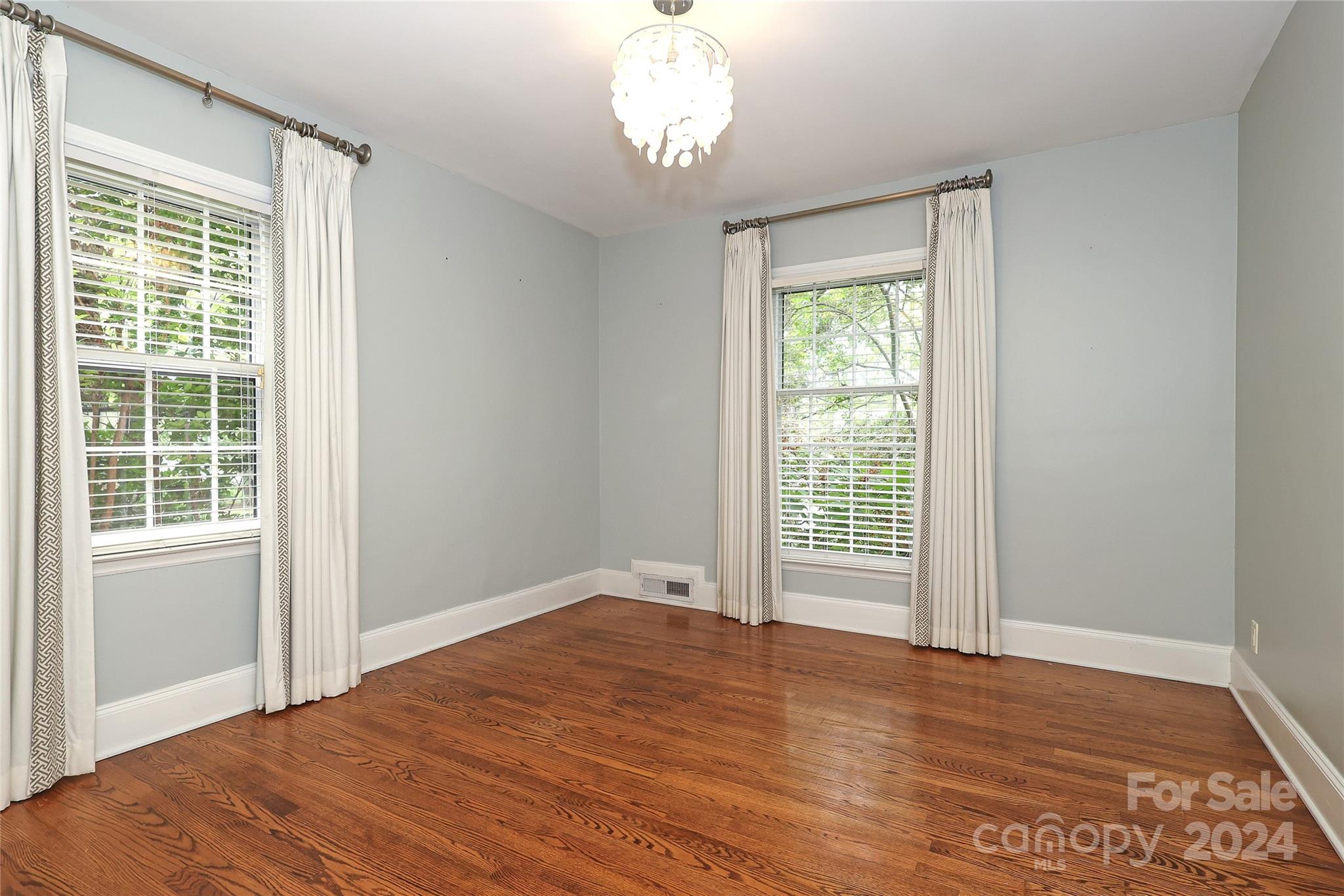 528 Ellsworth Road