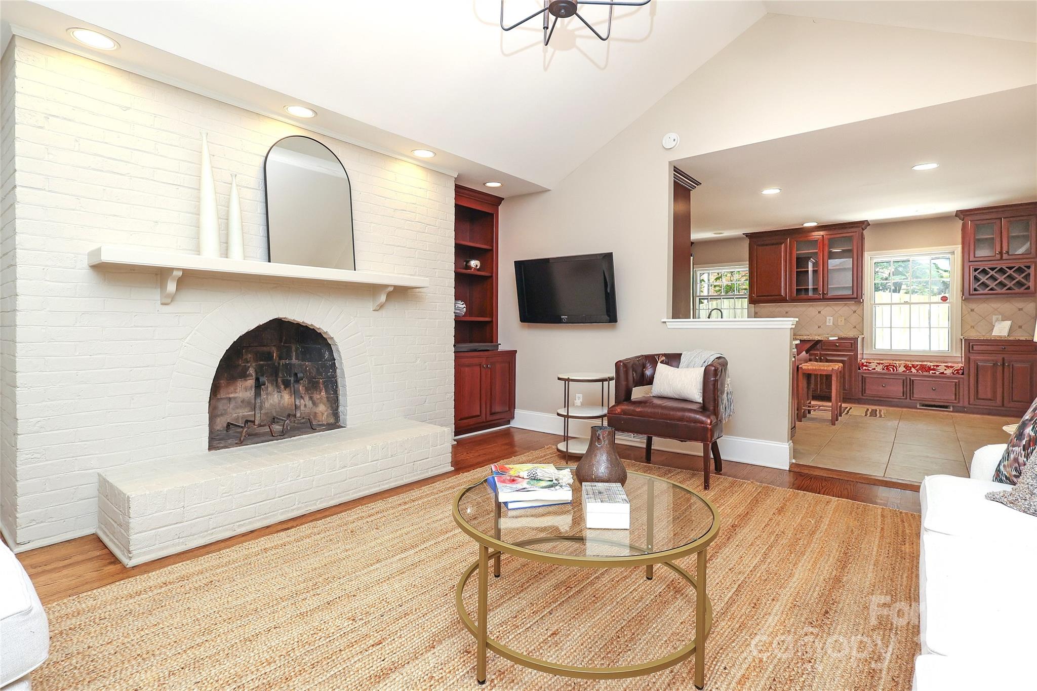 528 Ellsworth Road