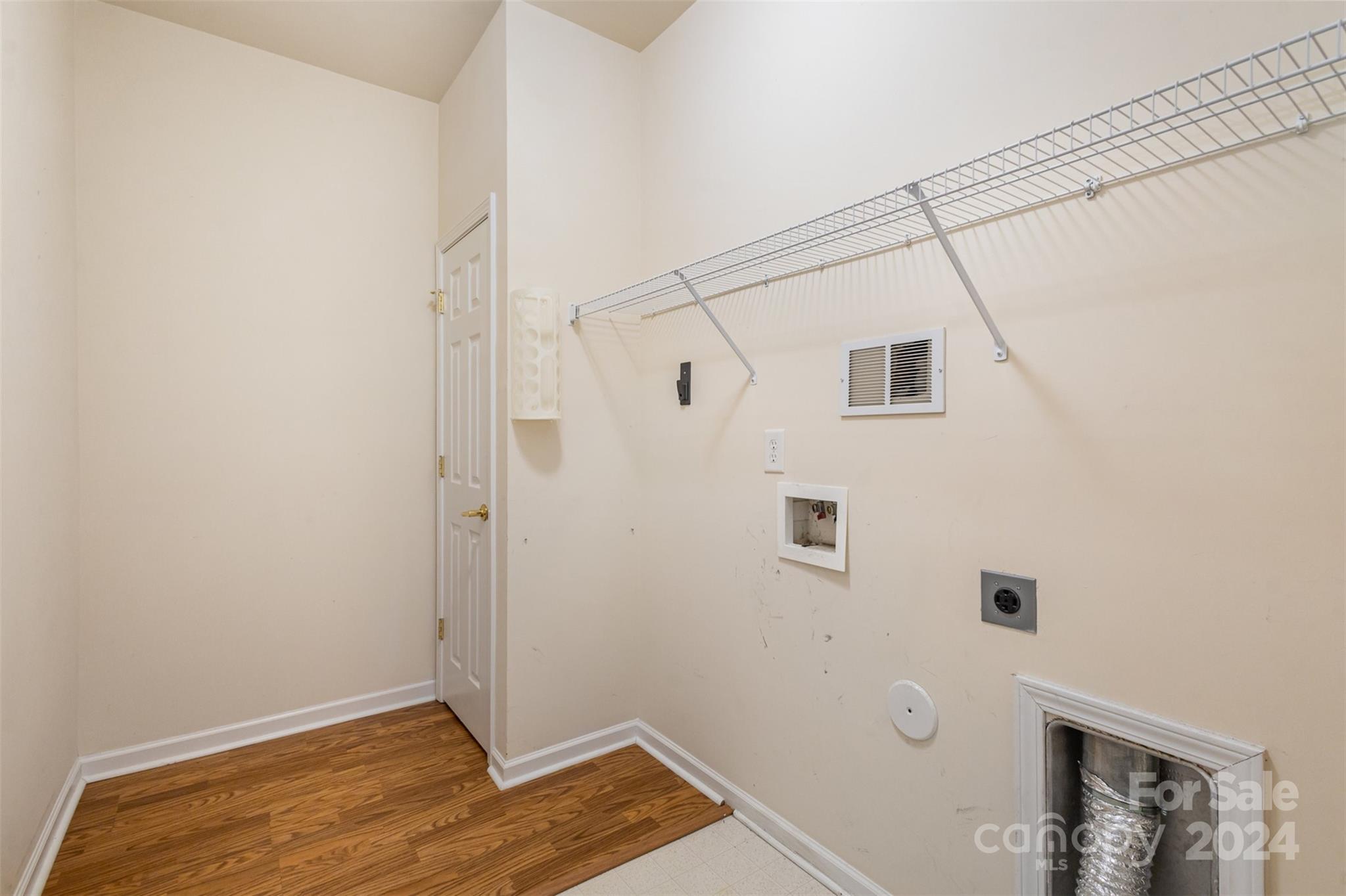 6815 Cinnamon Circle