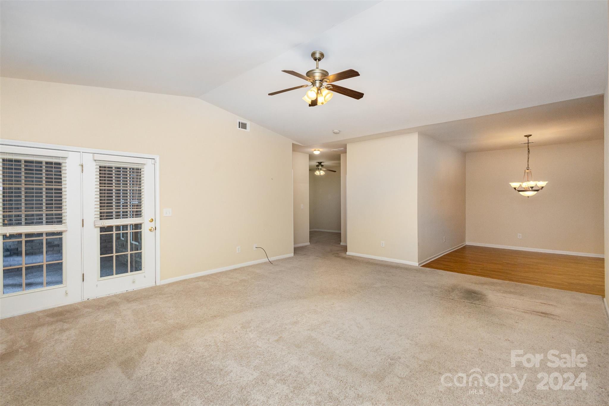 6815 Cinnamon Circle