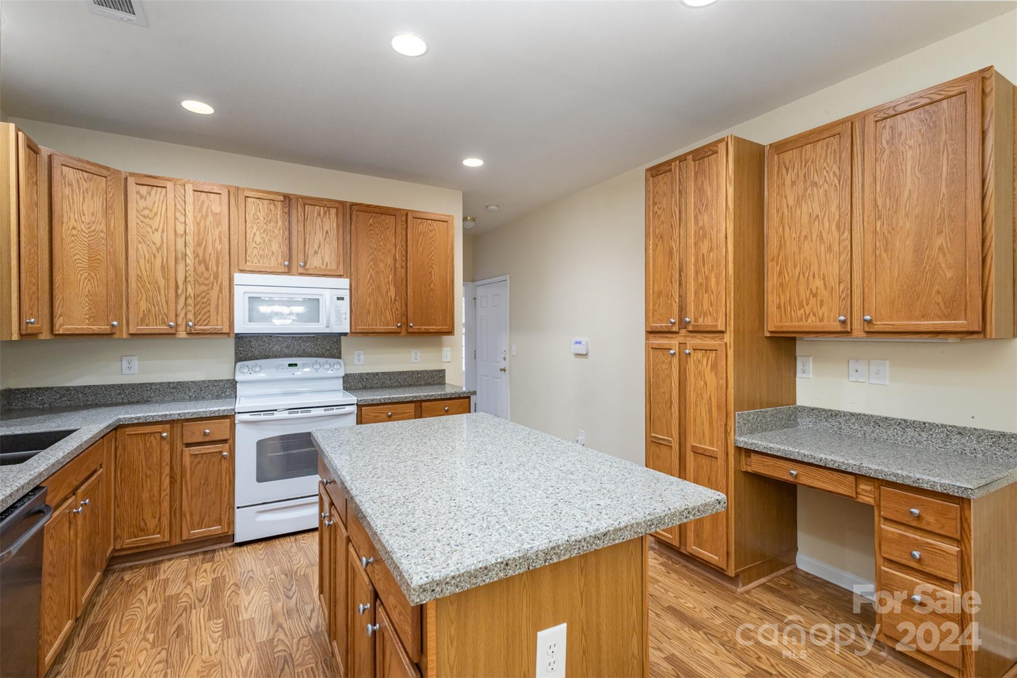 6815 Cinnamon Circle