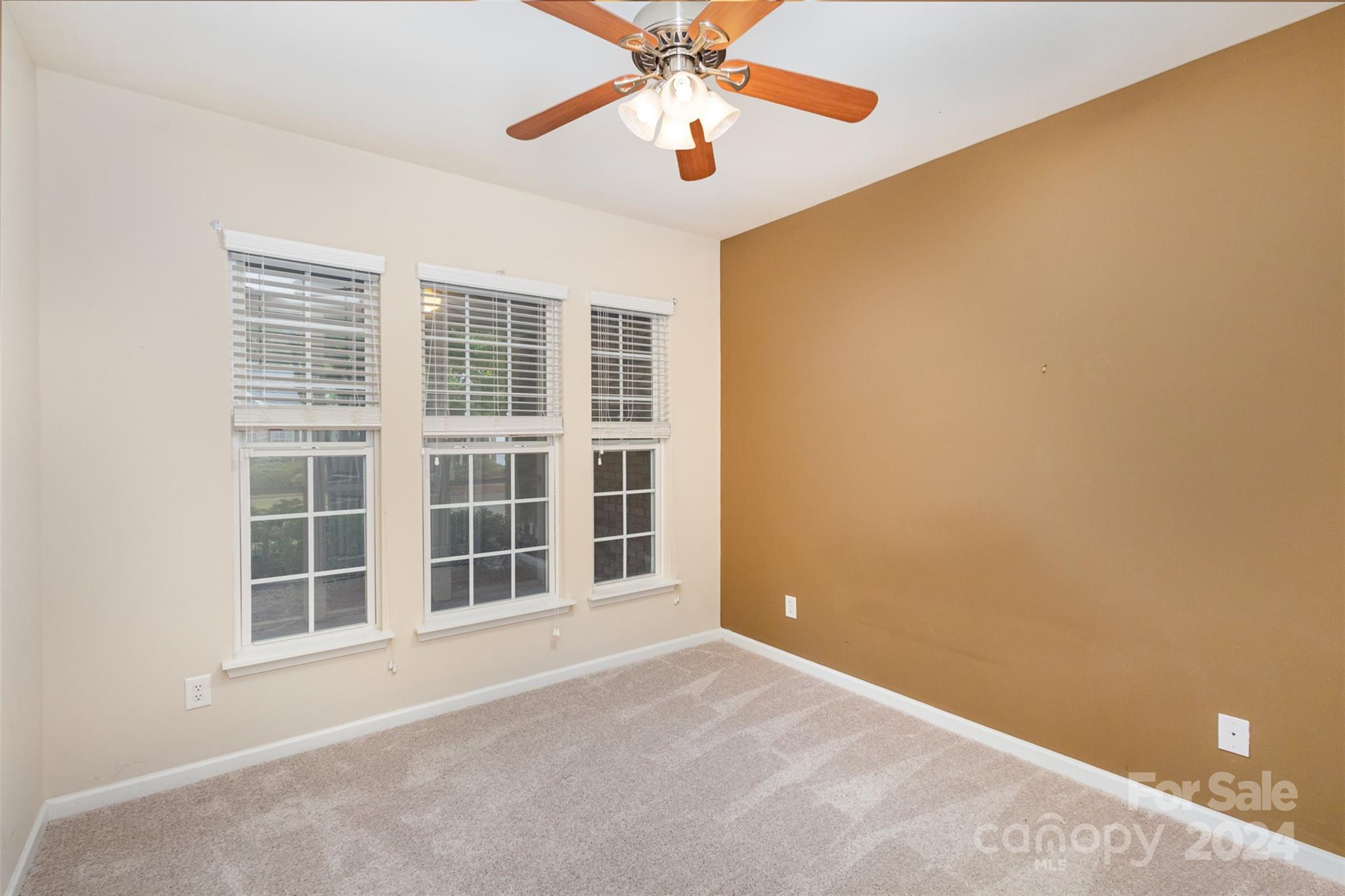 6815 Cinnamon Circle