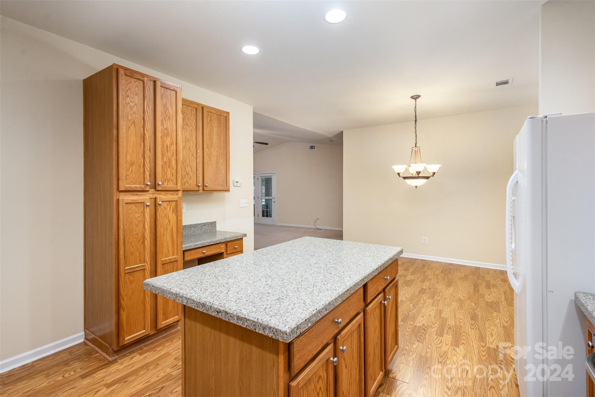 6815 Cinnamon Circle