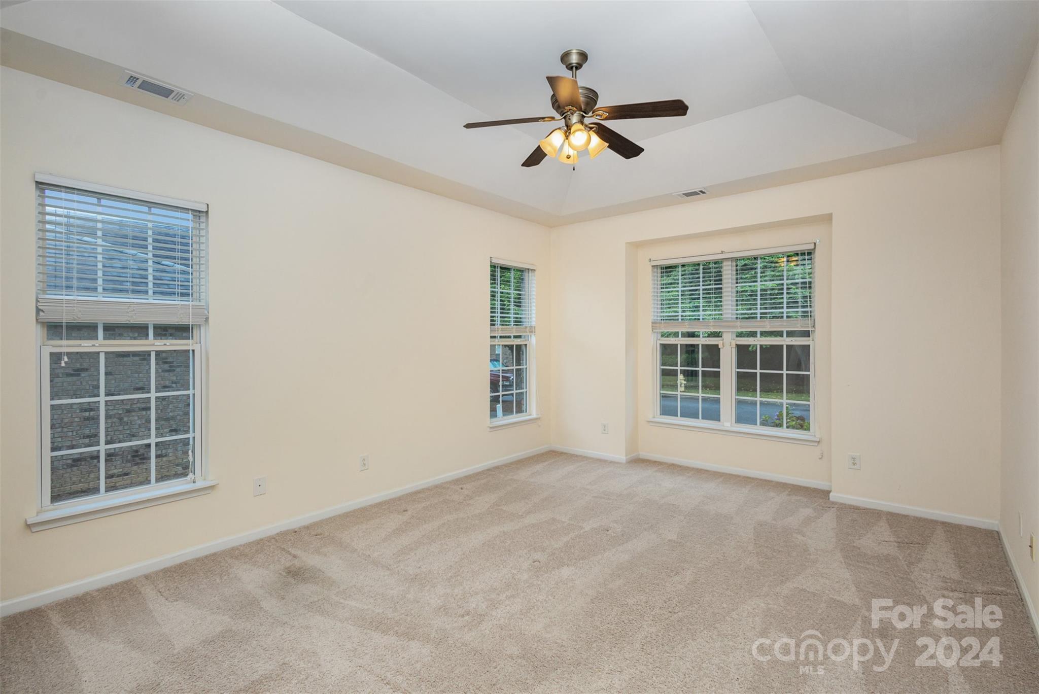 6815 Cinnamon Circle