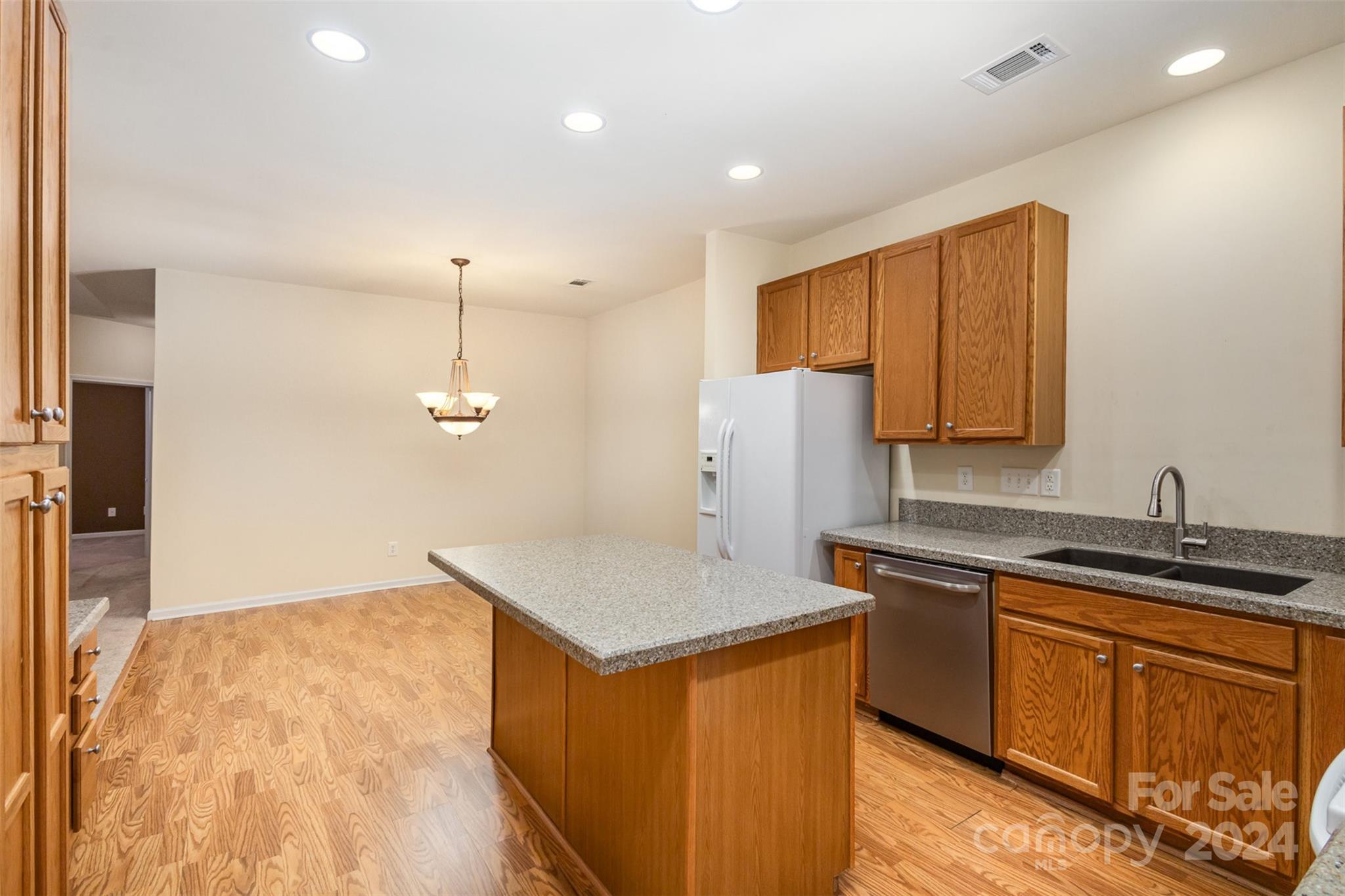 6815 Cinnamon Circle