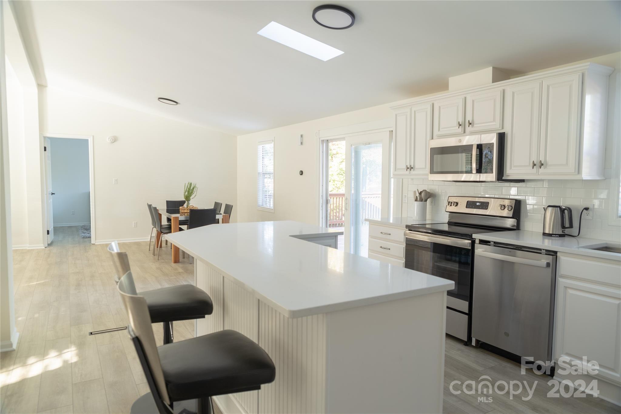 2315 Meffert Lane