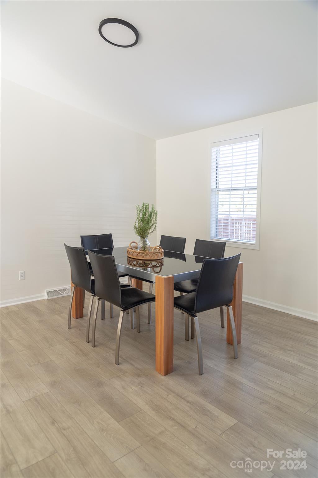 2315 Meffert Lane