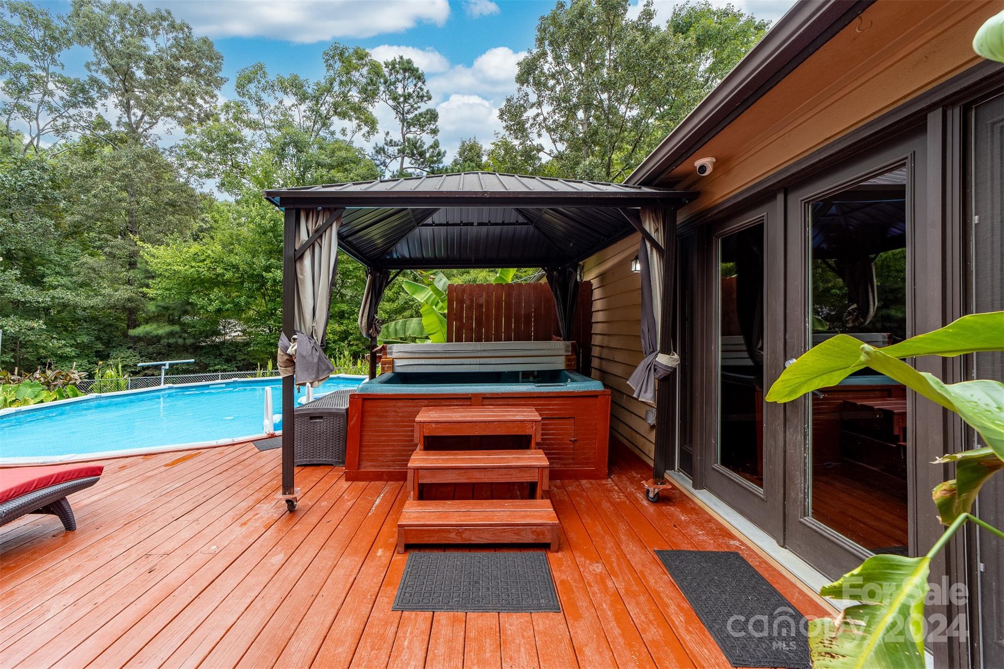 5305 Reid Road