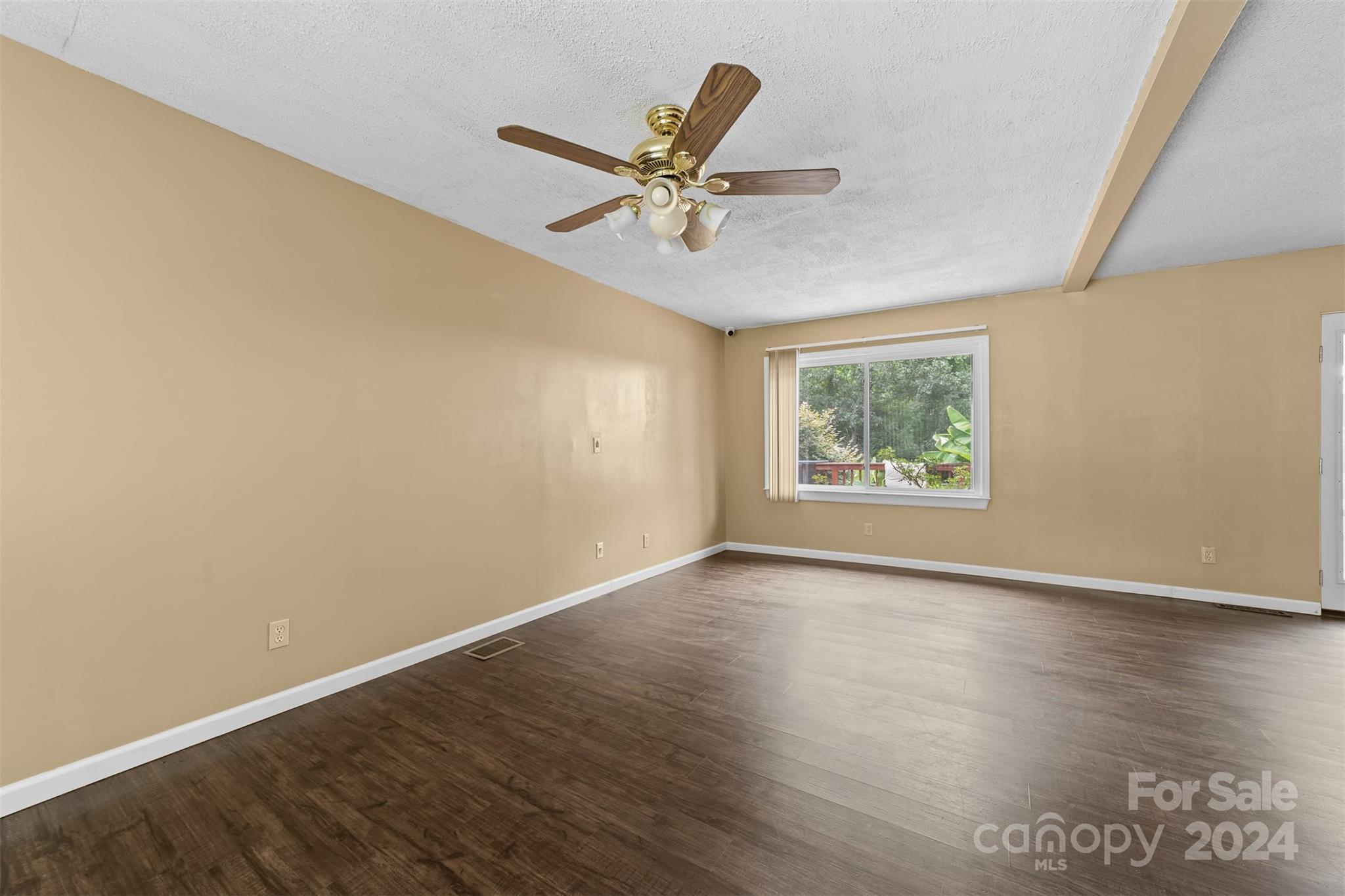5305 Reid Road