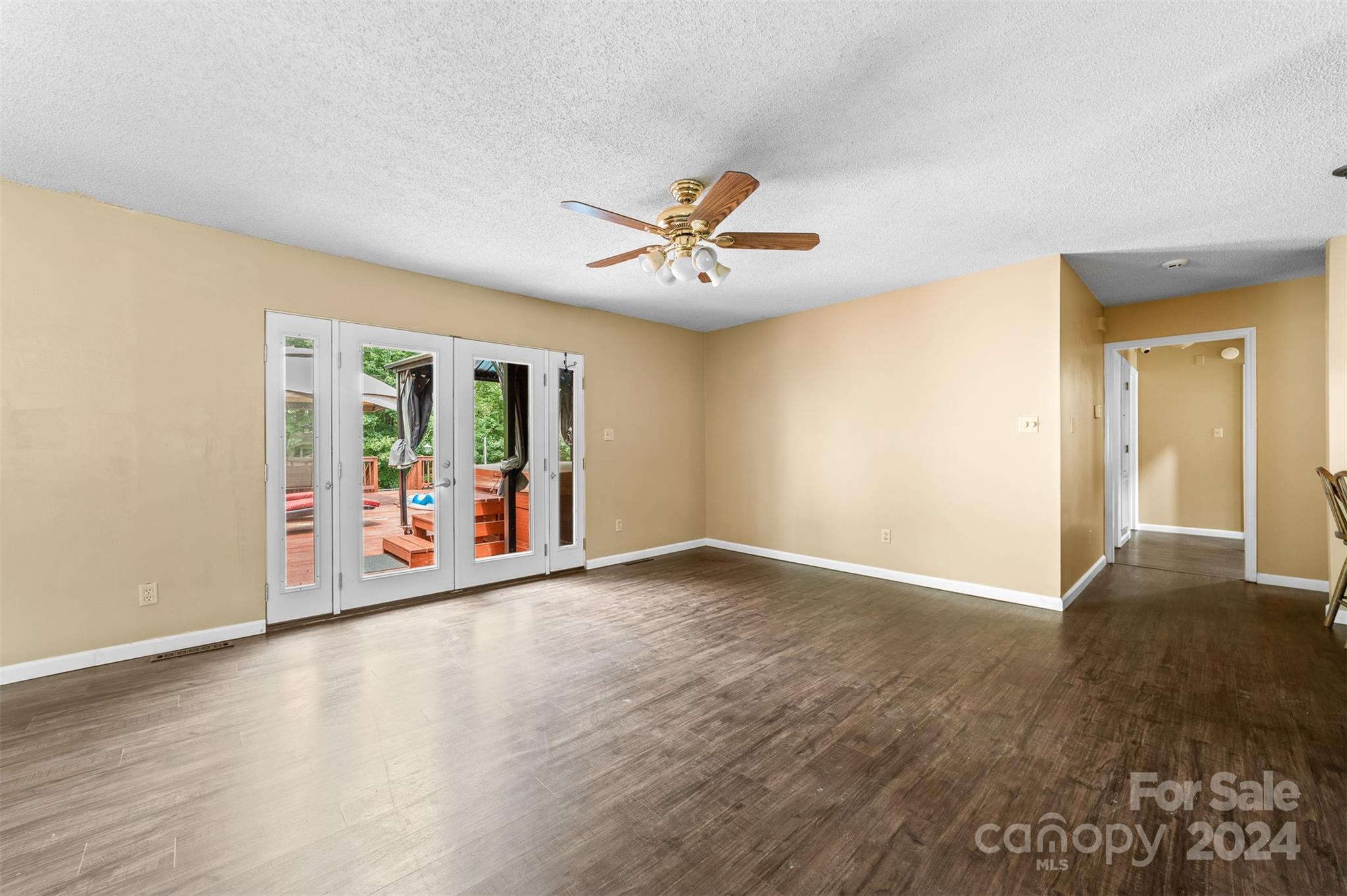 5305 Reid Road