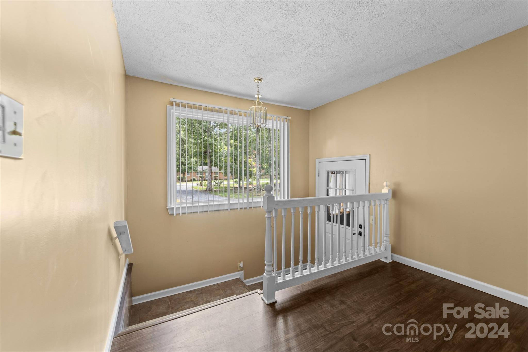 5305 Reid Road