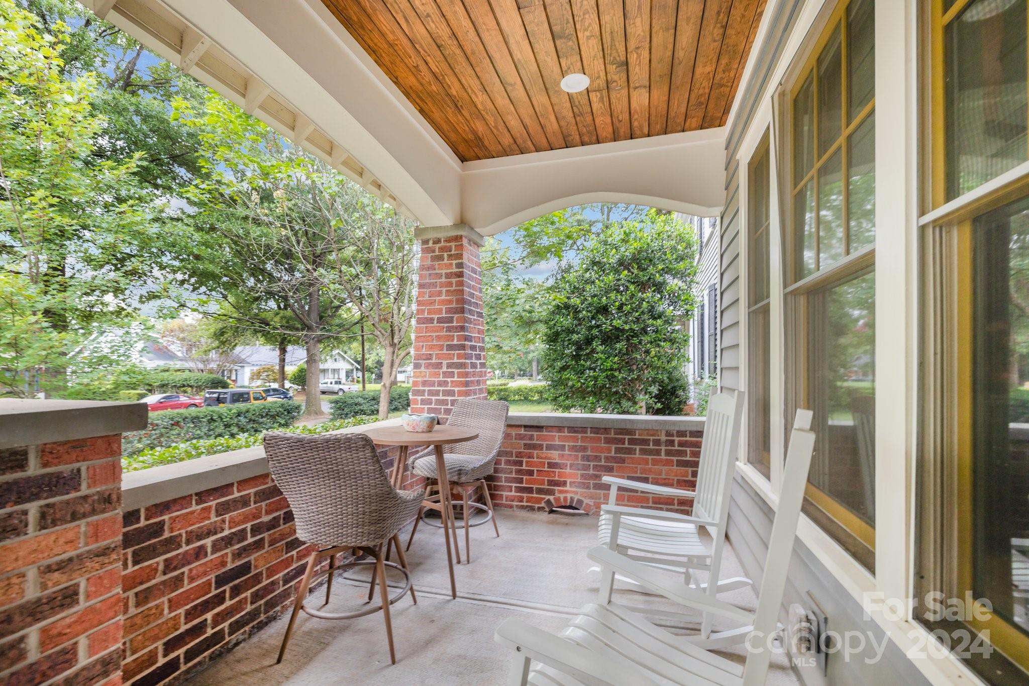 208 Grandin Road