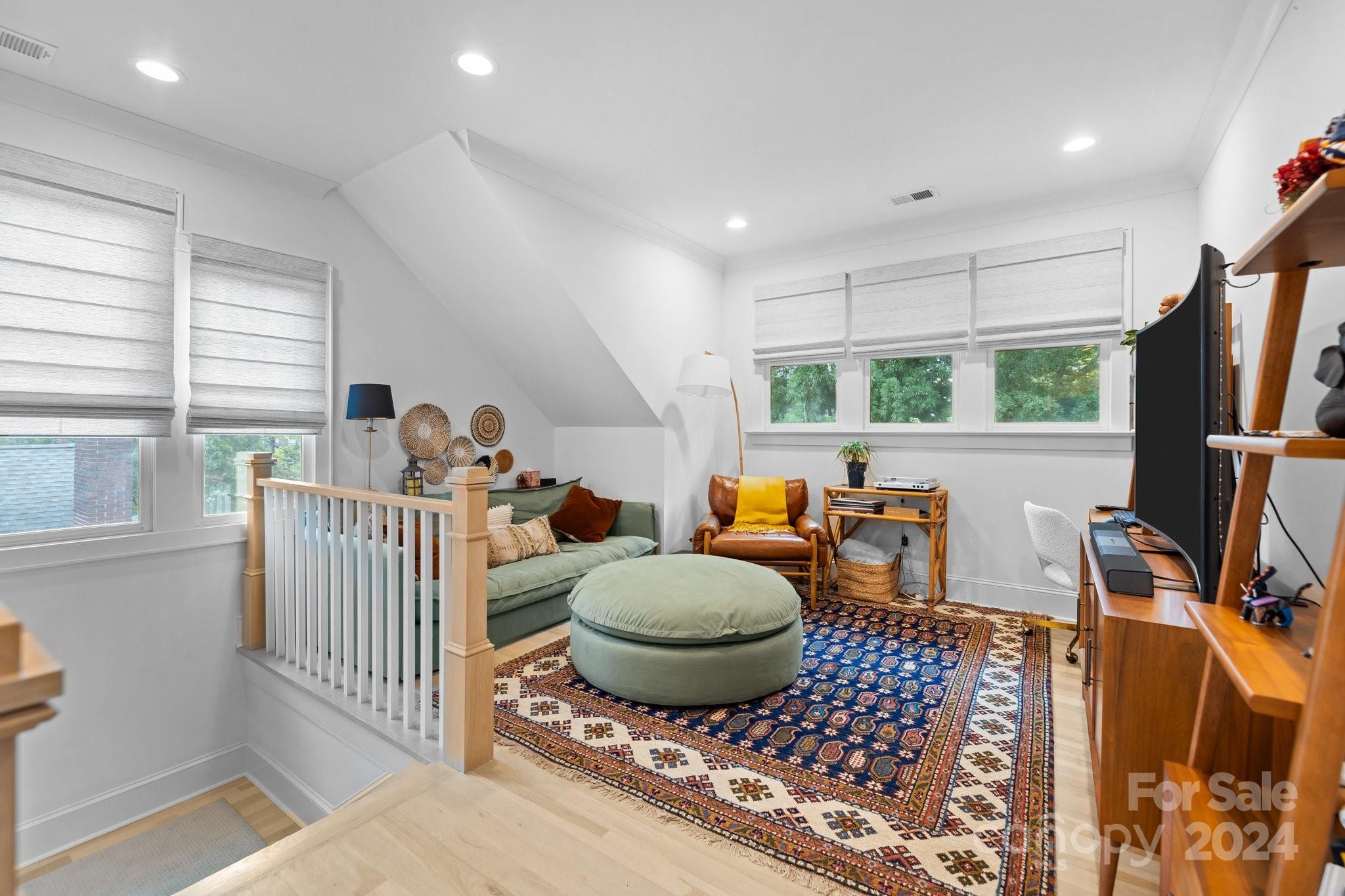 208 Grandin Road