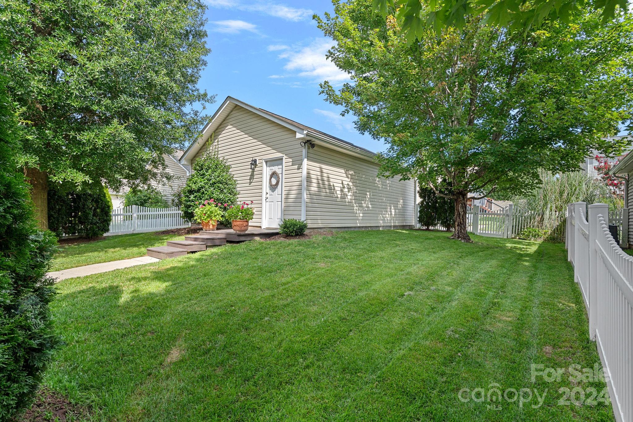 8735 Westwind Point Drive
