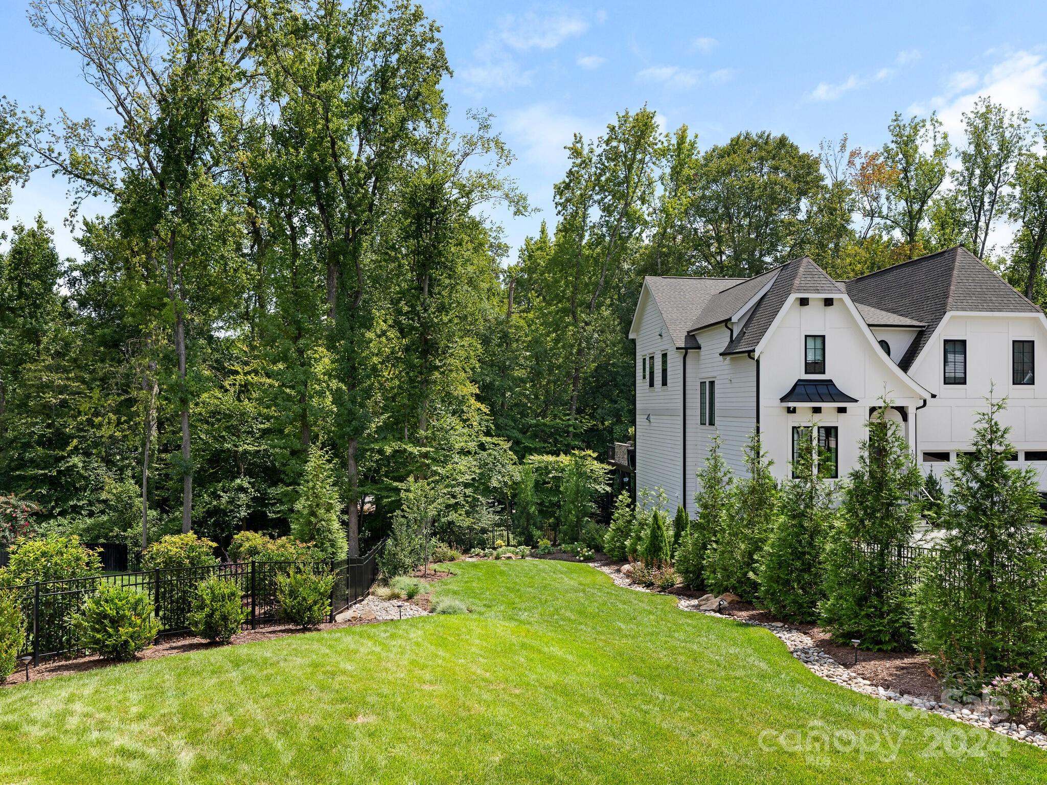 5642 Closeburn Road
