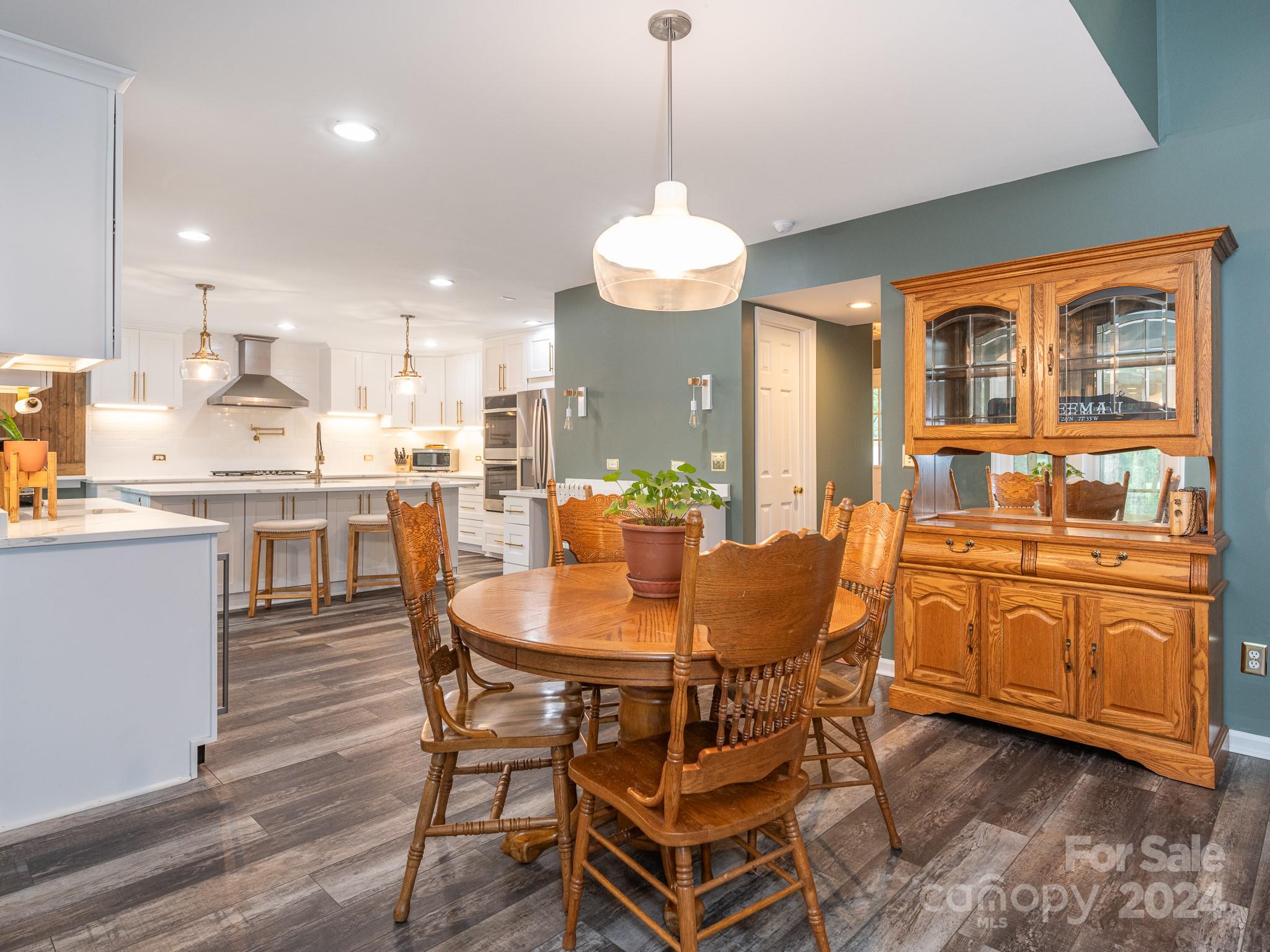 10201 Windtree Lane