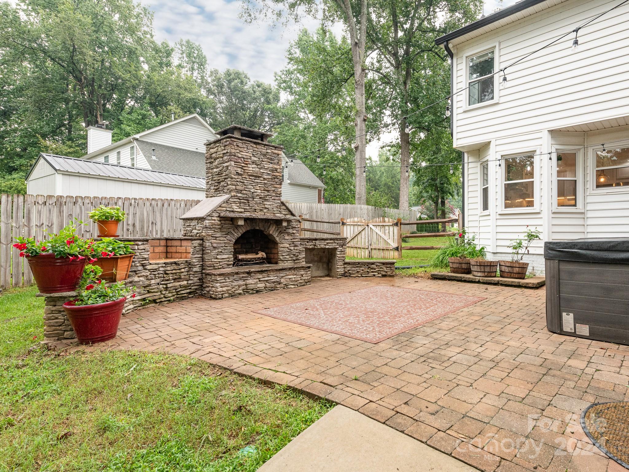 10201 Windtree Lane