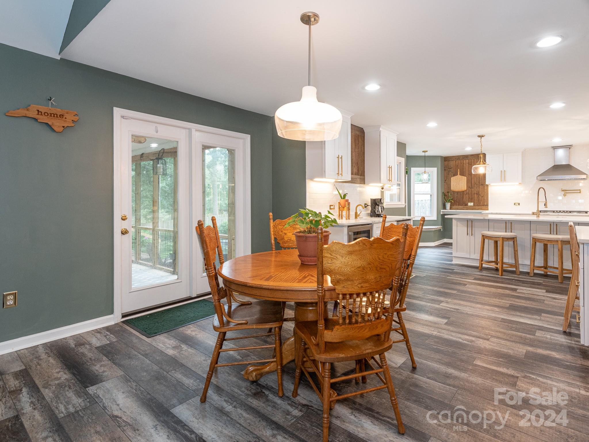 10201 Windtree Lane