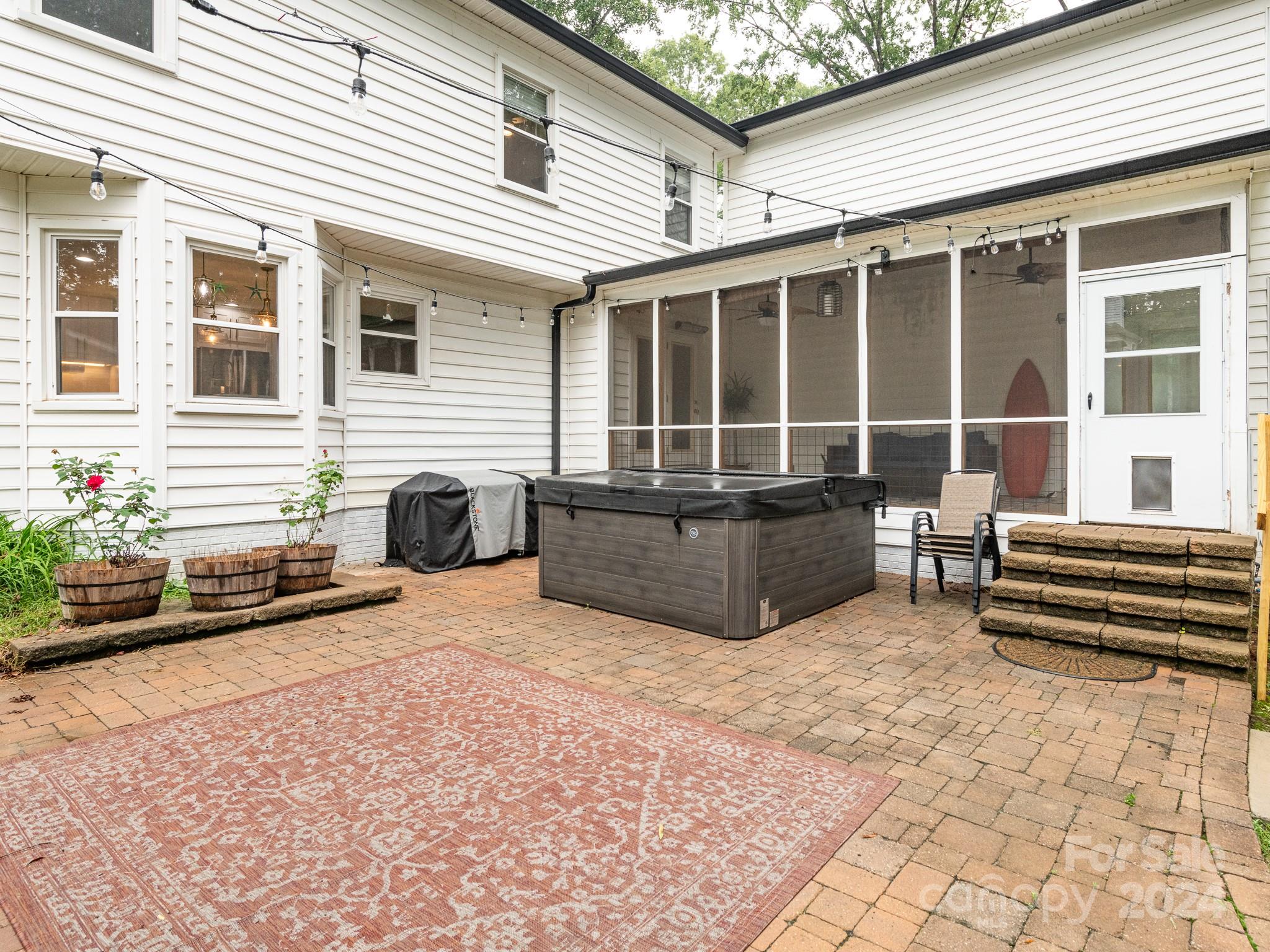 10201 Windtree Lane