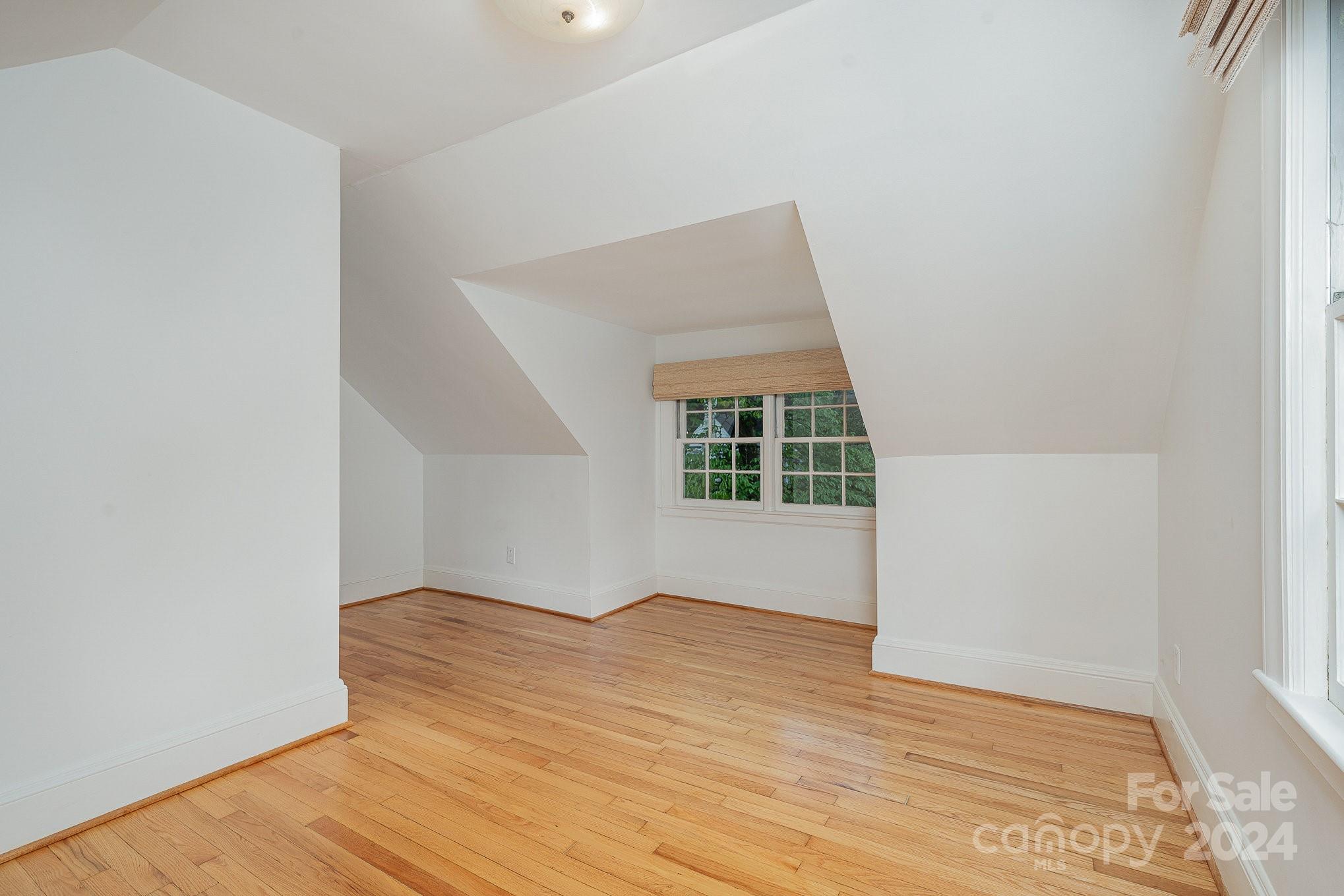 614 Moravian Lane
