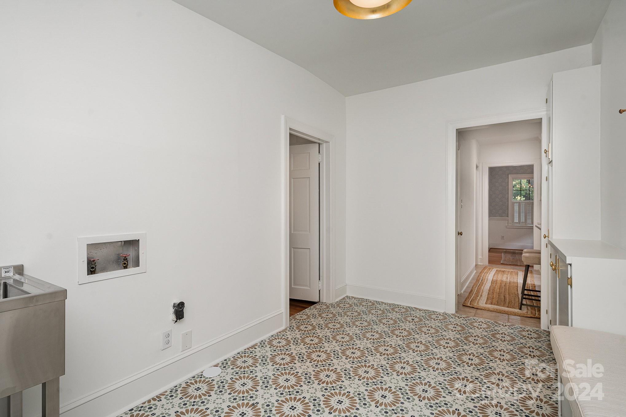 614 Moravian Lane