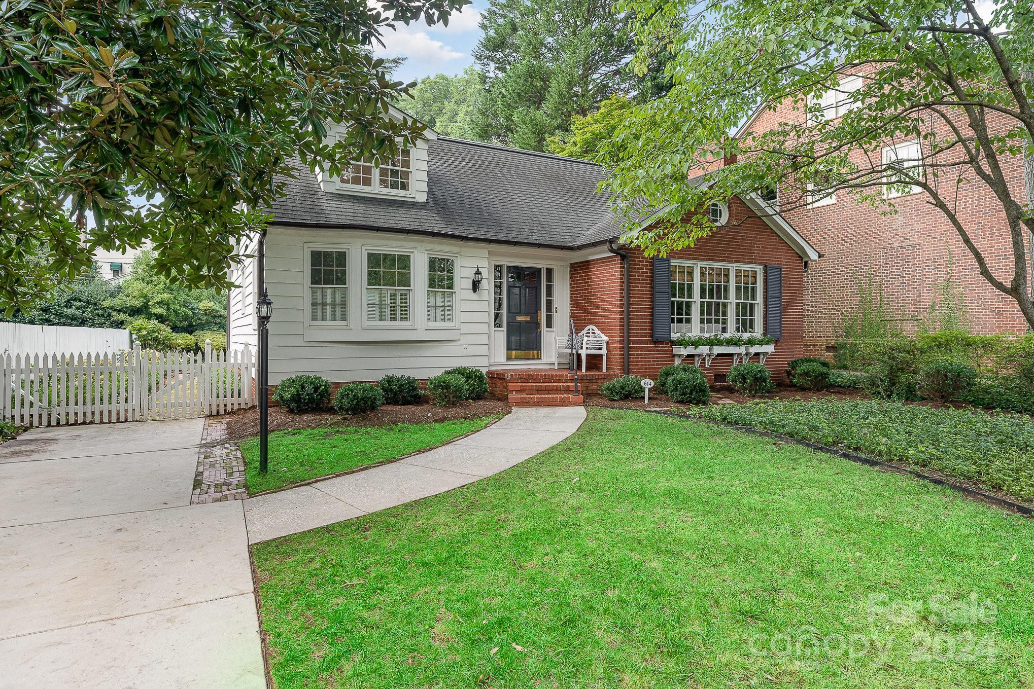 614 Moravian Lane