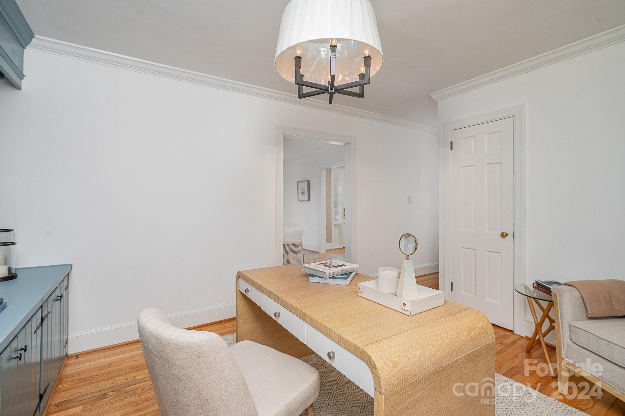 614 Moravian Lane