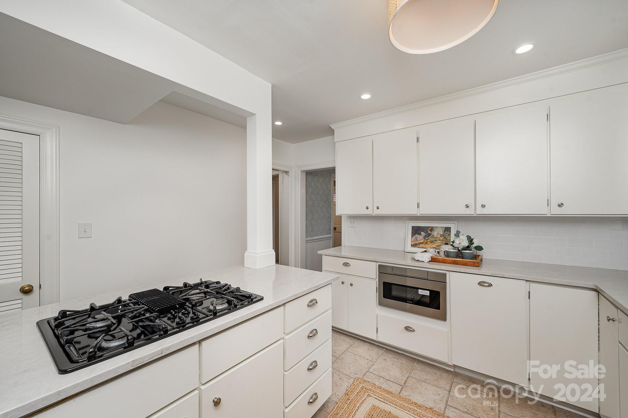 614 Moravian Lane