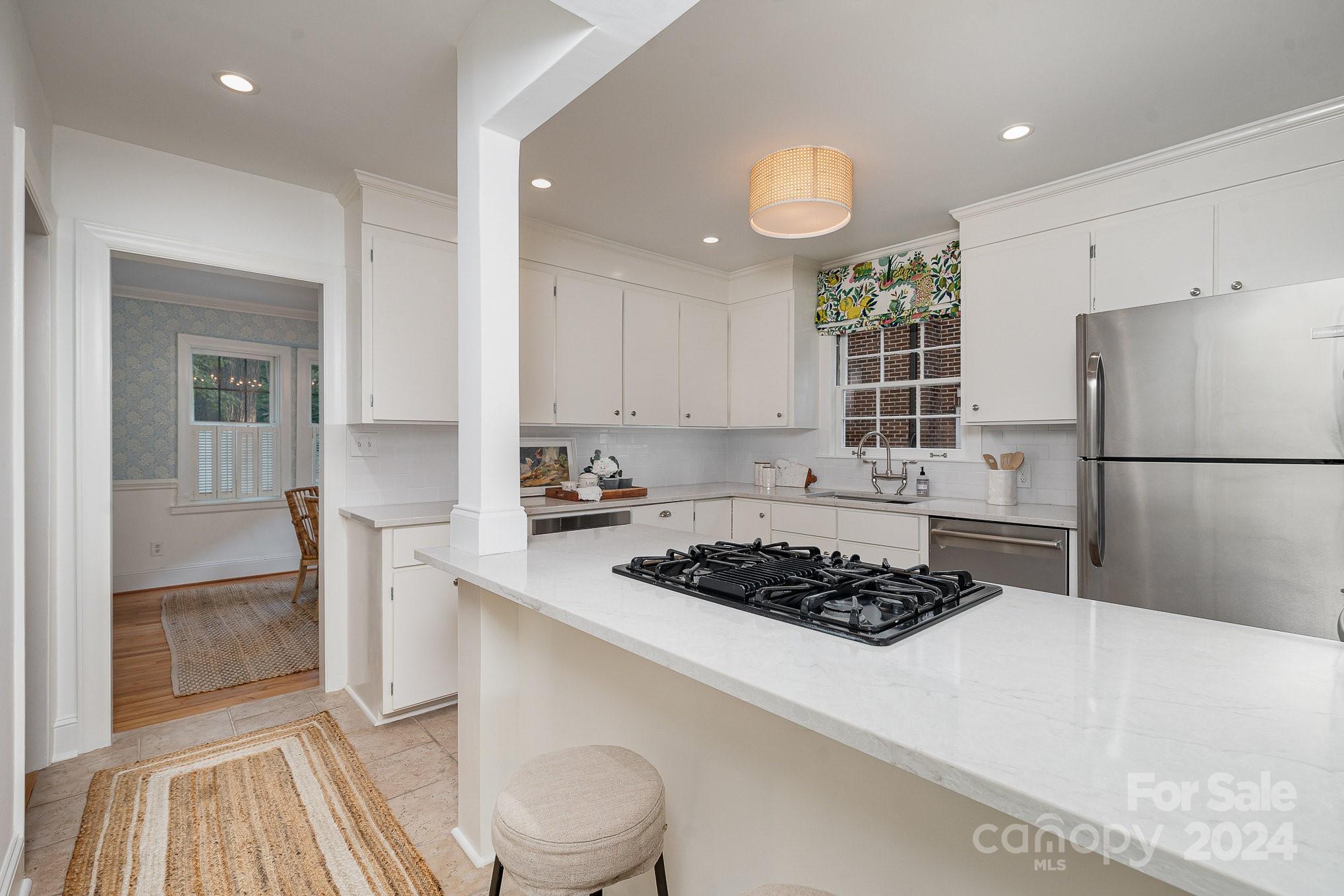 614 Moravian Lane