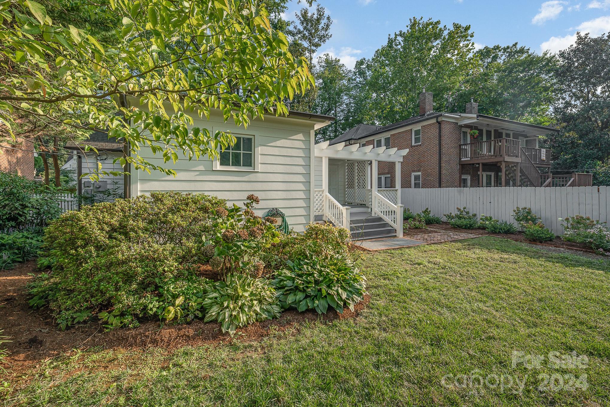 614 Moravian Lane